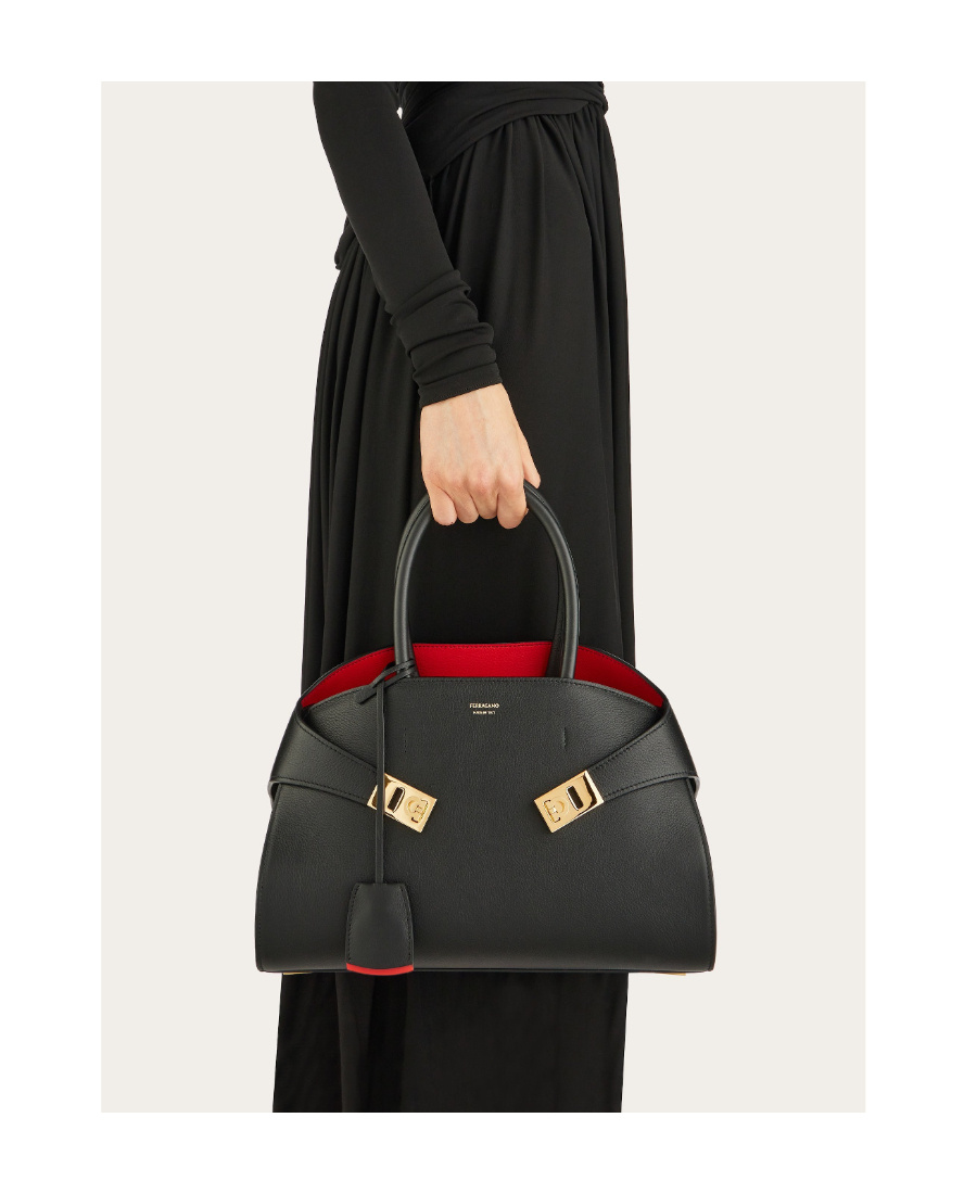 Ferragamo Women Hug Small Leahter Tote Bag In Black