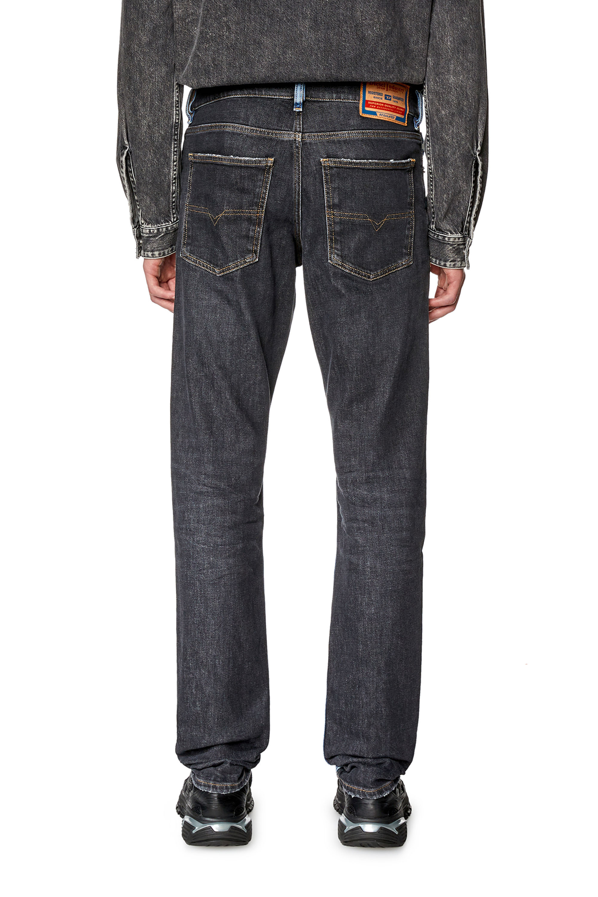 Diesel 1995 D-sark Mid-rise Straight-leg Jeans In Blue