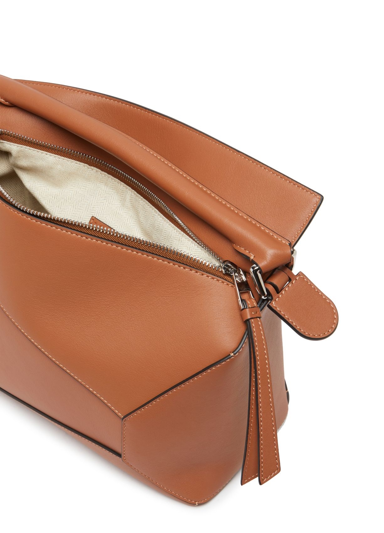 Loewe Puzzle Edge Shoulder Bag In Tan