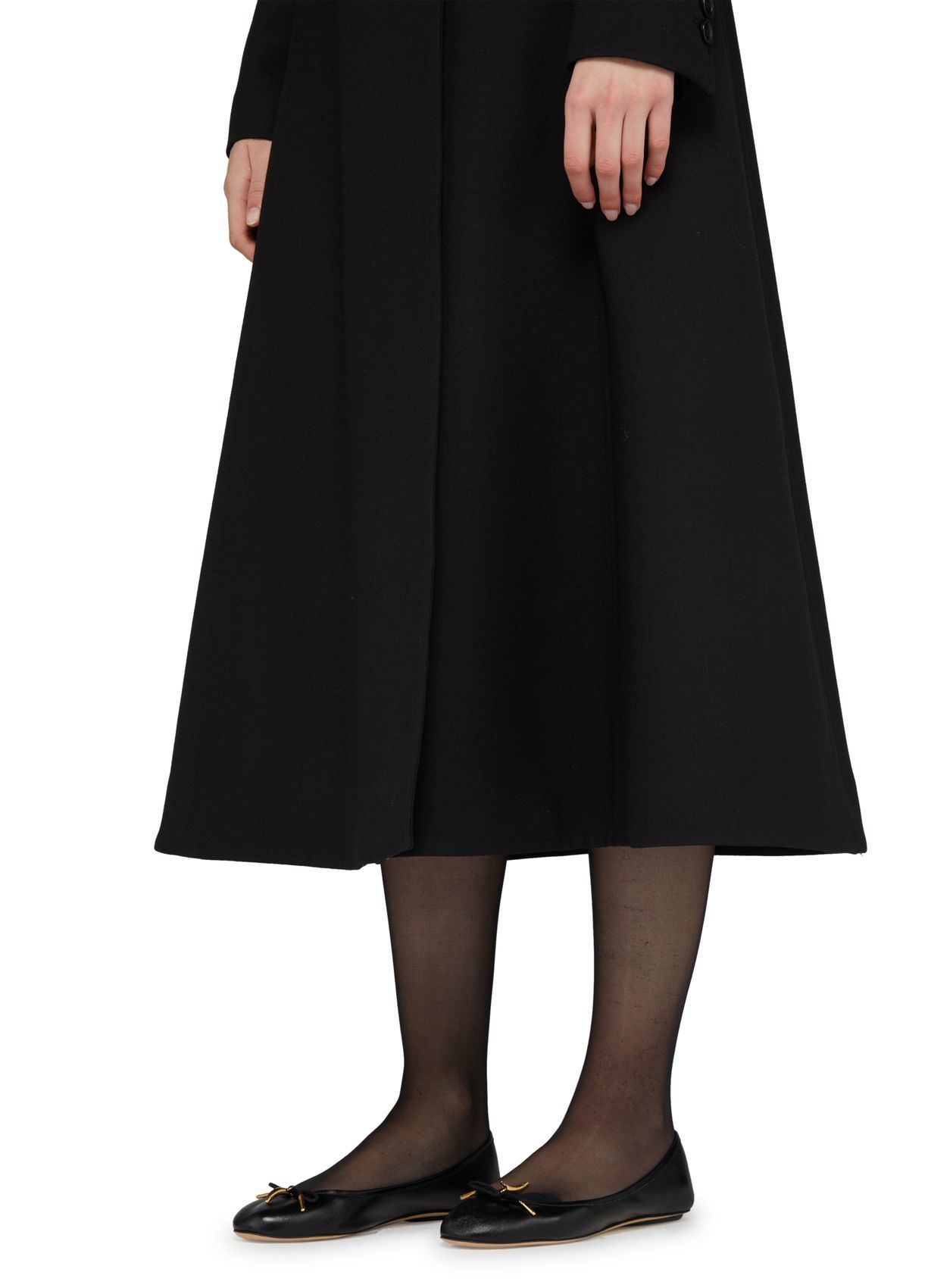 Chloé Bow Detail Round Toe Flat Sole Ballerina Shoes In Black