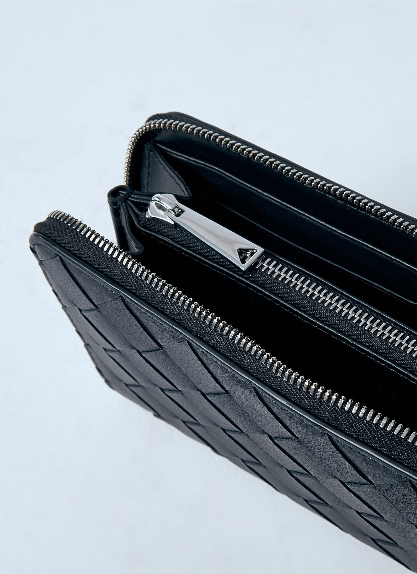 Bottega Veneta Zipper Wallet In Black