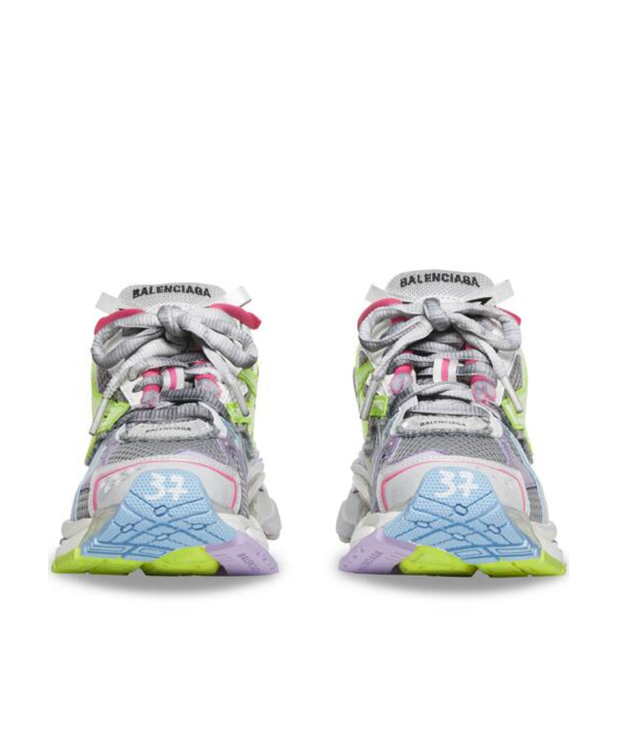 Shop Balenciaga Sneakers Runner Da Donna In Grigio In White