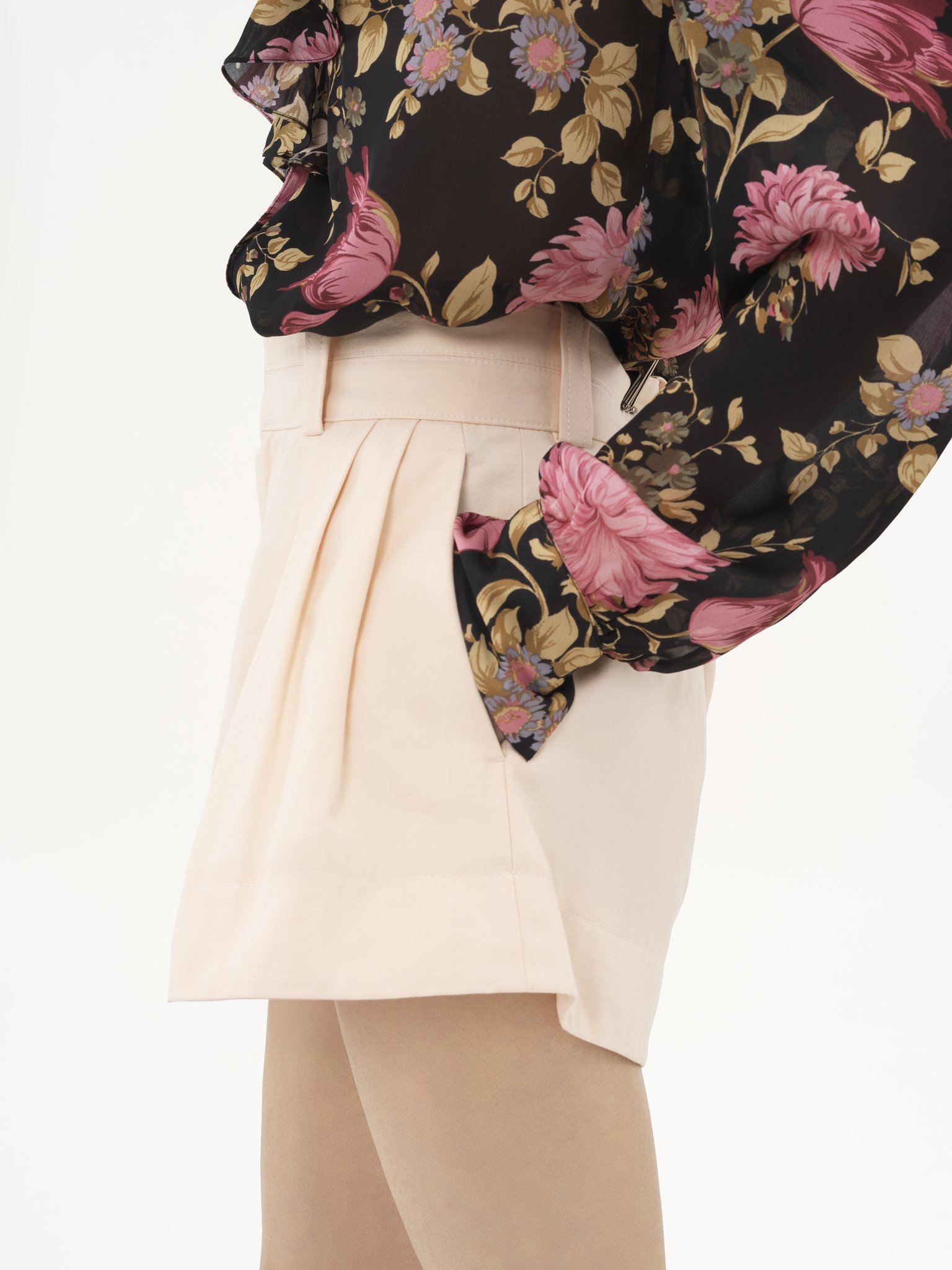 Shop Chloé Cotton-canvas Shorts In Cowardly Pink