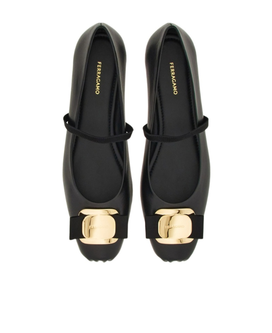 Ferragamo Vara Logo-plaque Ballerina Shoes In Black
