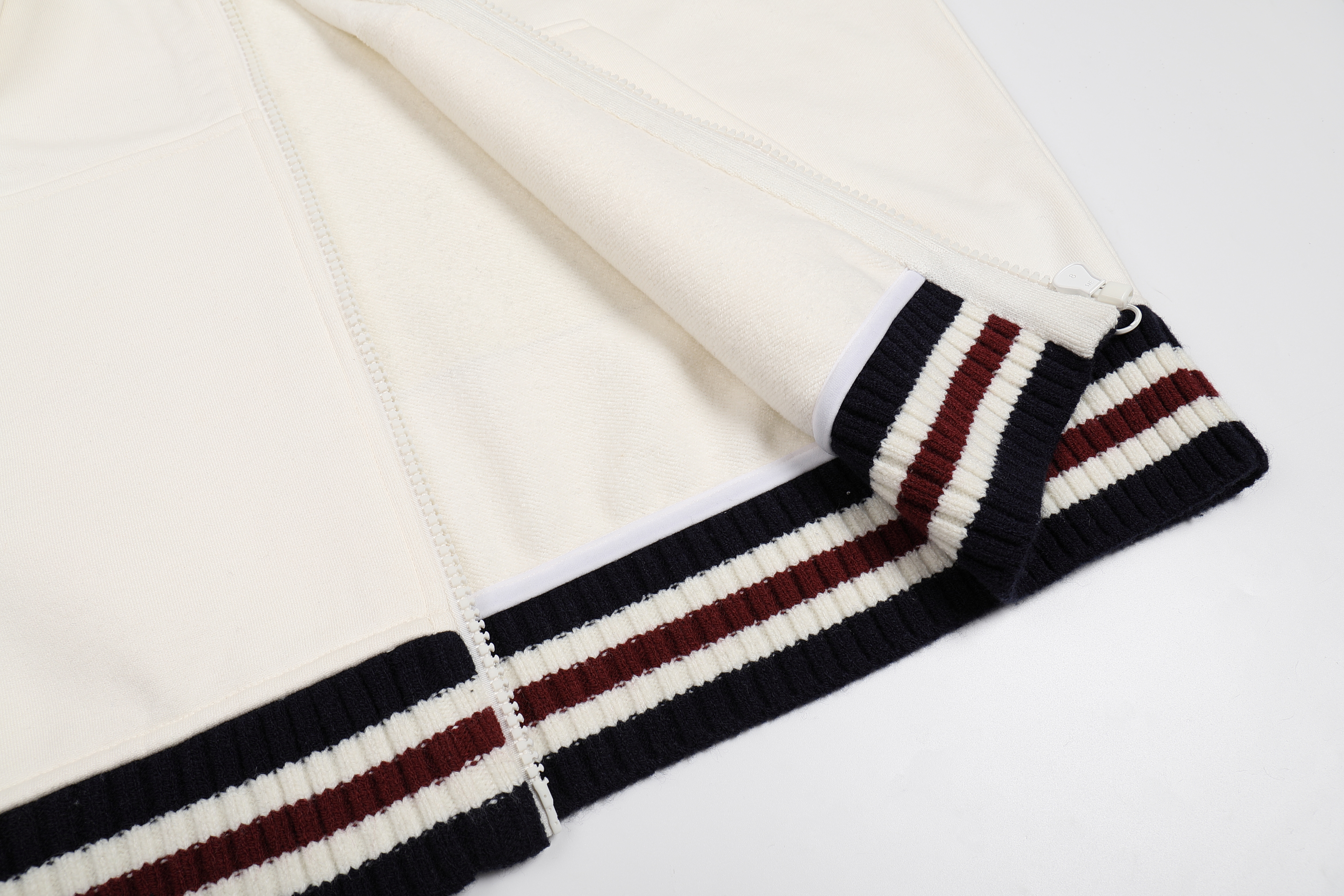 Liuregali Long-sleeved Logo Casual Jacket In White