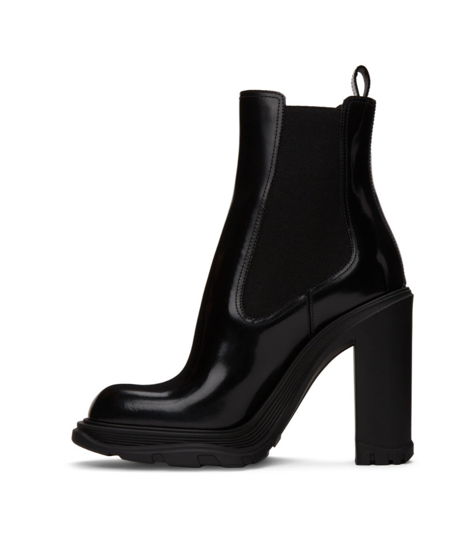 Alexander Mcqueen Tread Heeled Boots In Black