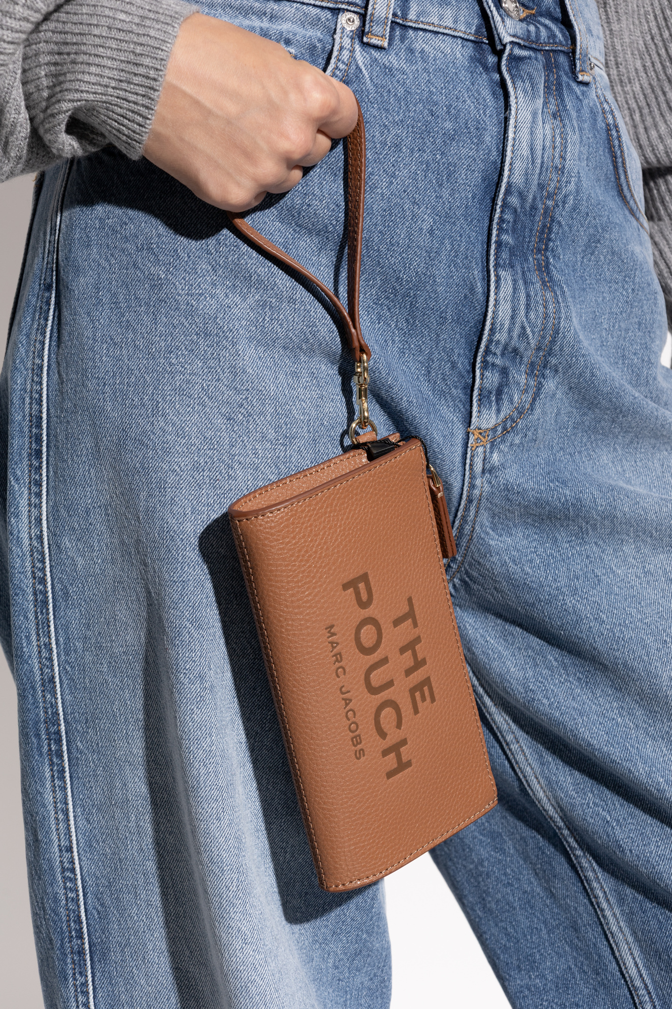 Marc Jacobs Zipper Clutch In Brown