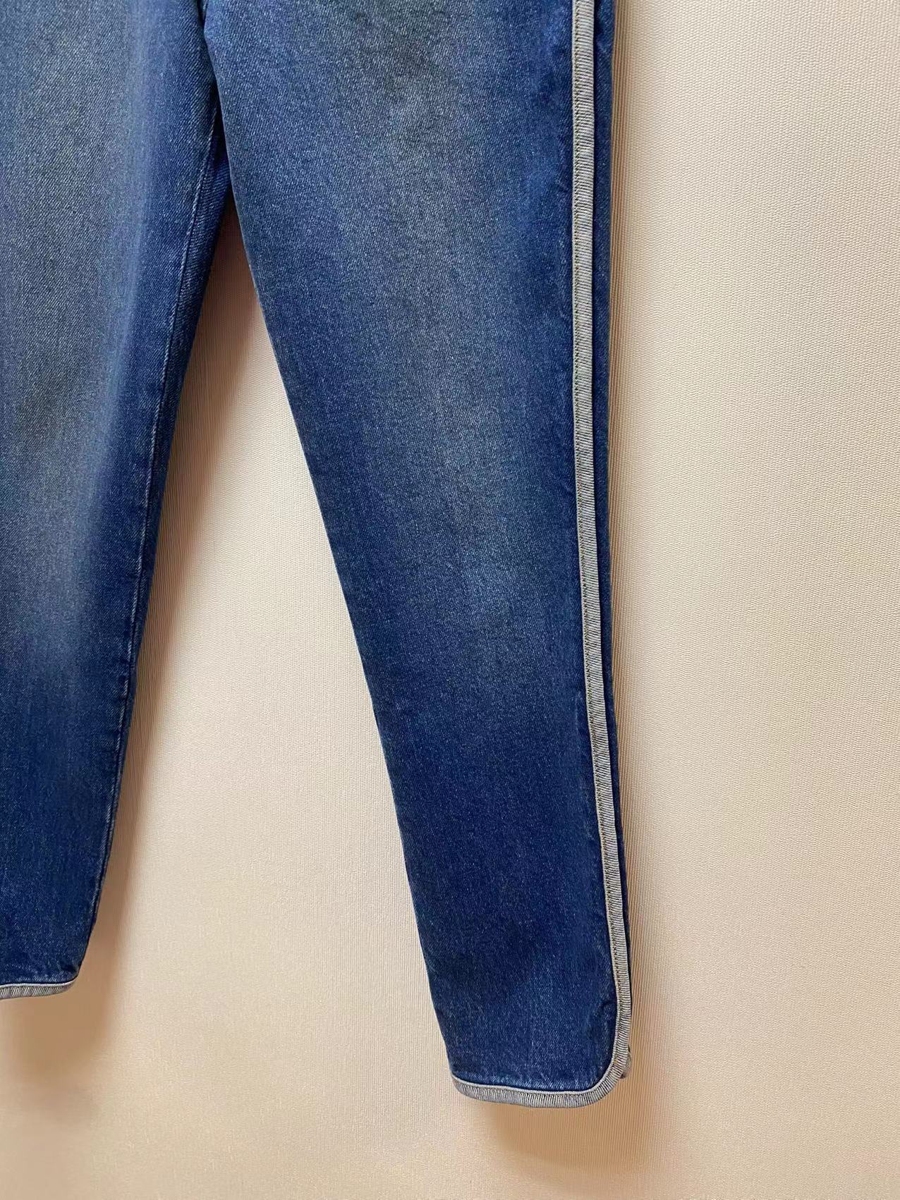 Frame Straight Jeans In Blue