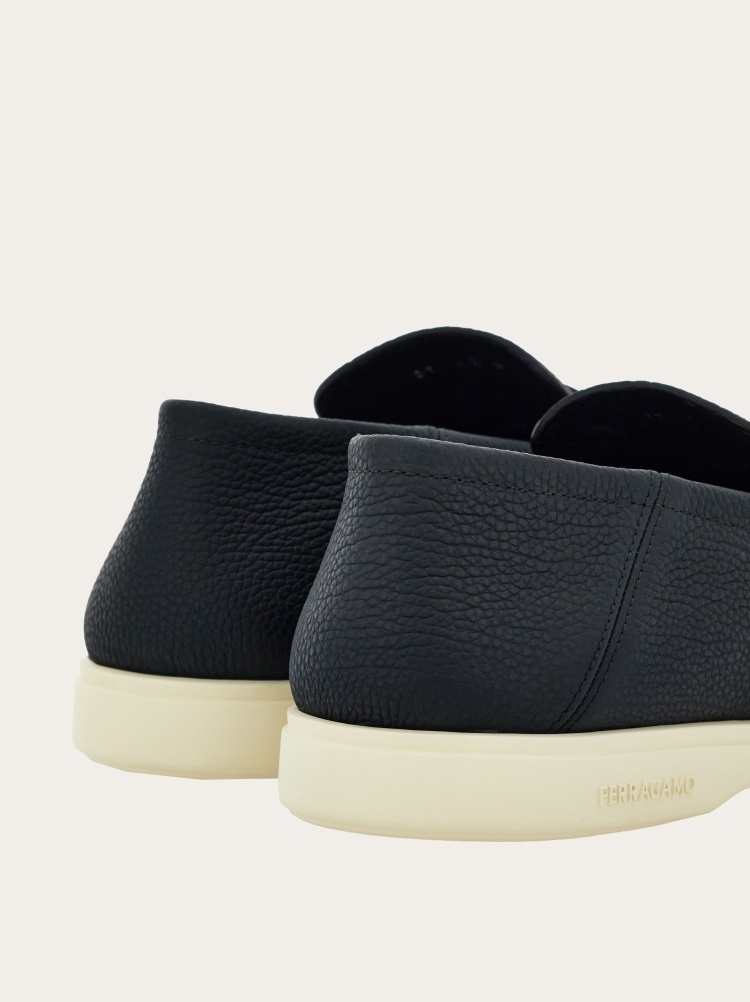 Ferragamo Drame Leather Loafers In Black