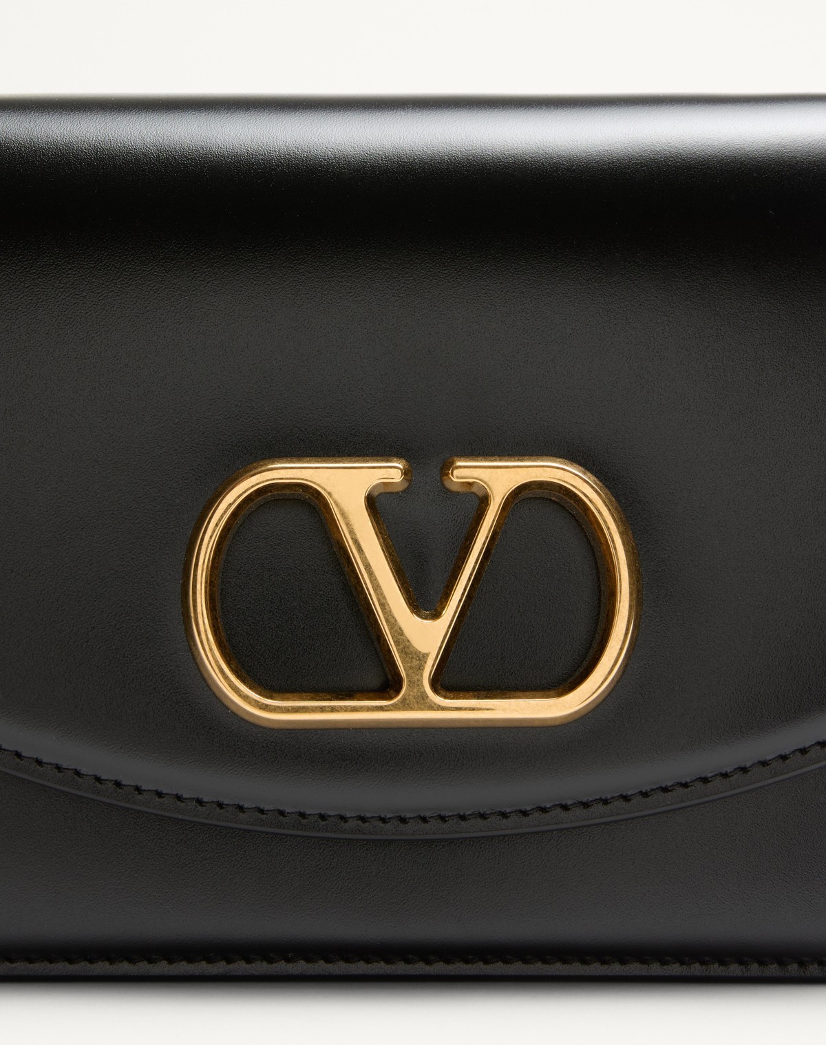 Valentino Garavani Garavani Vain Shoulder Bag In Shiny Calfskin Woman Black Uni In Black