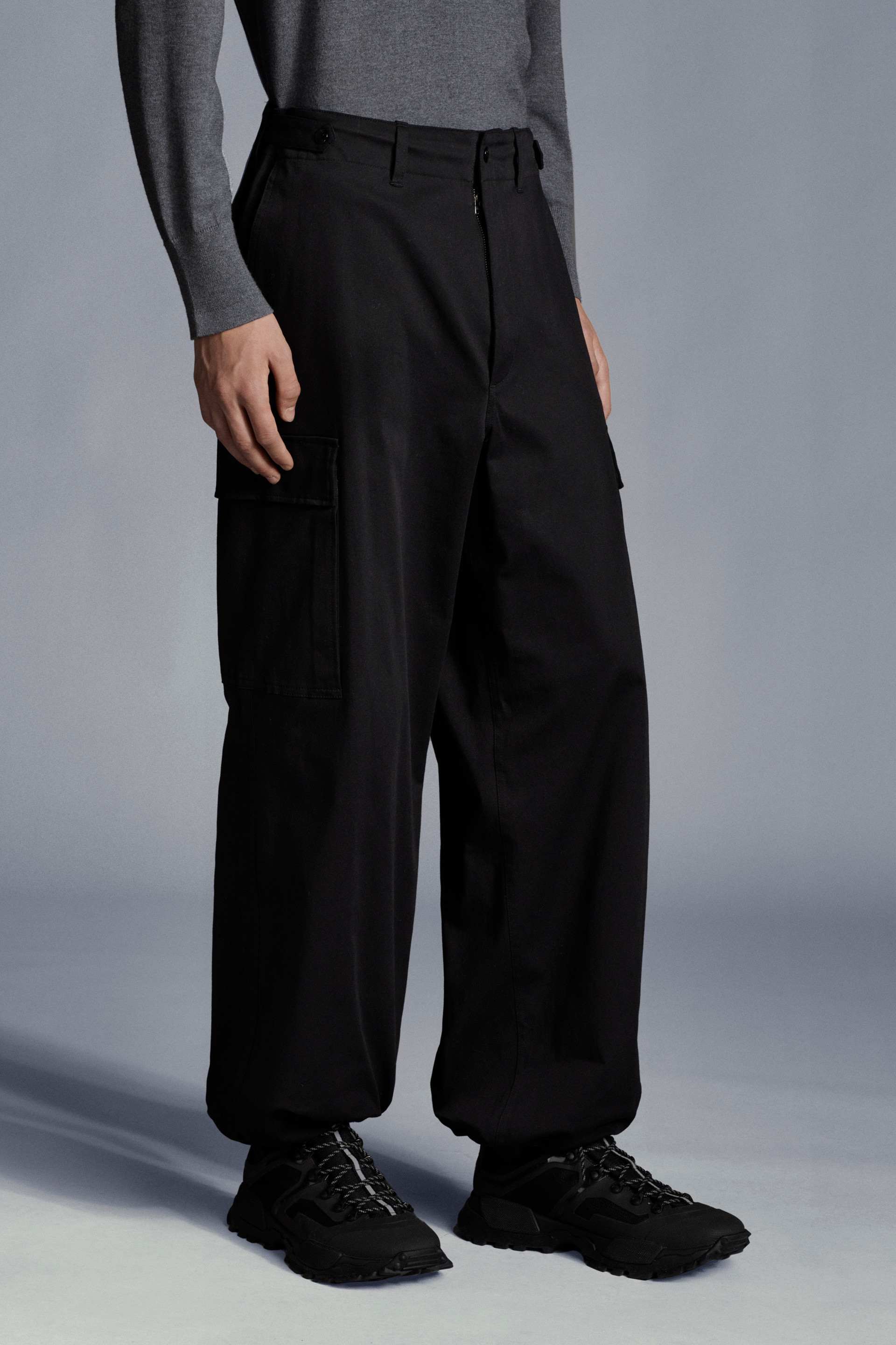 Moncler Wide-leg Cargo Trousers In Black