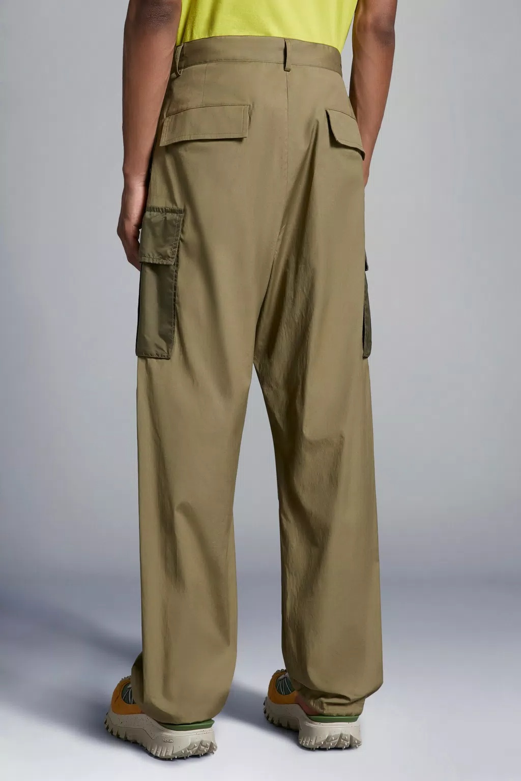 Moncler Contrast Pockets Cargo Pants In Brown
