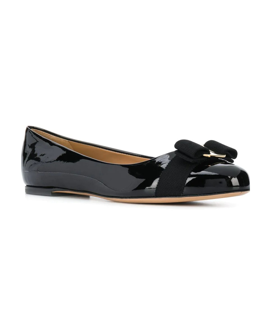 Ferragamo Varina Bow-embellished Patent-leather Ballet Flats In Black