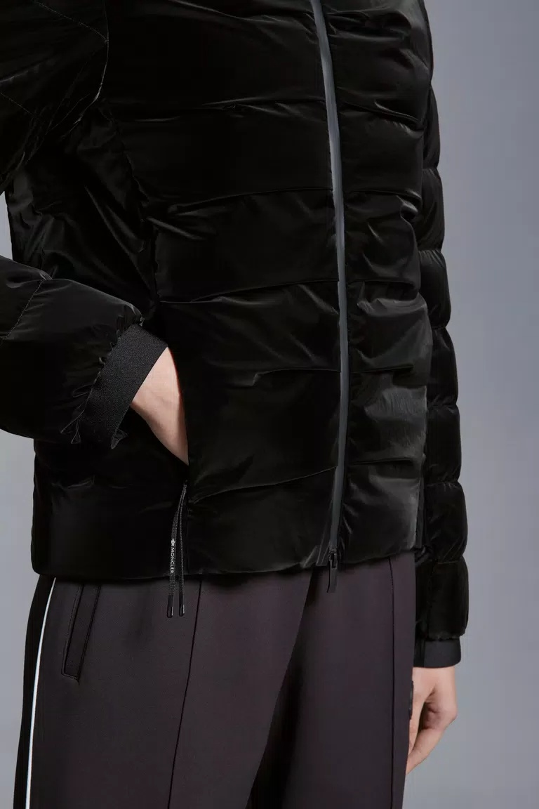 Moncler Ananke Short Down Jacket Black In Black