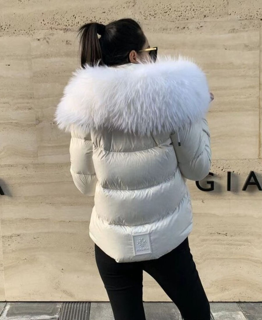 Mr & Mrs Italy Asian Limited White Collar Short Style Down Jacket In Black