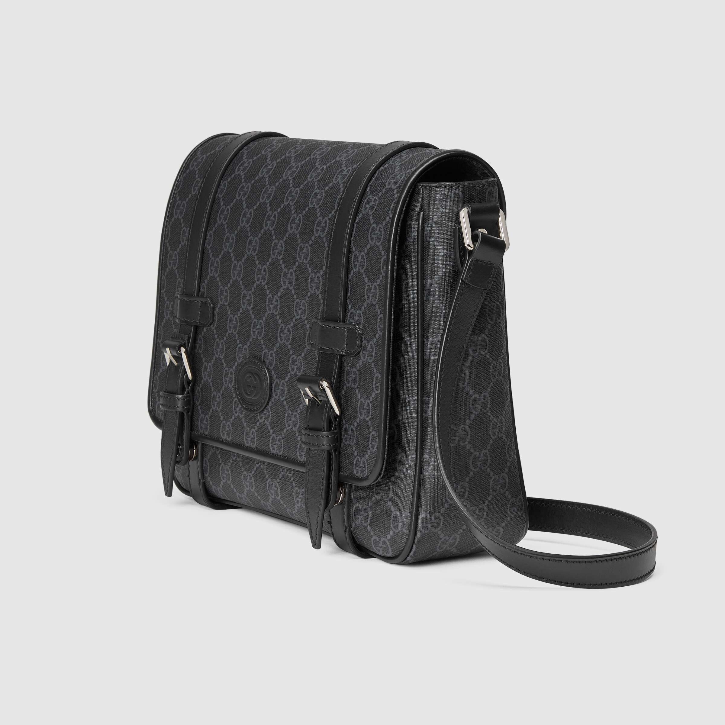 Gucci Gg Supreme Messenger Bag In Black