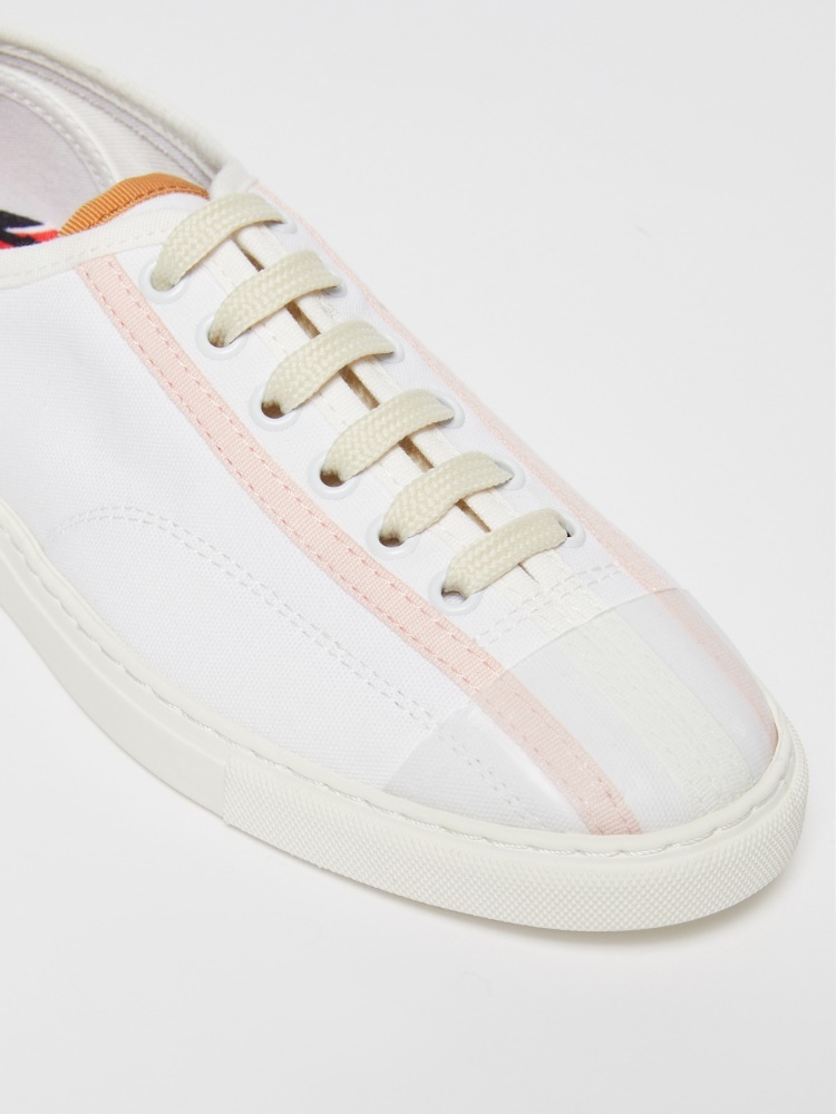 Weekend Max Mara Front Strapped Low-top Casual Shoes In White