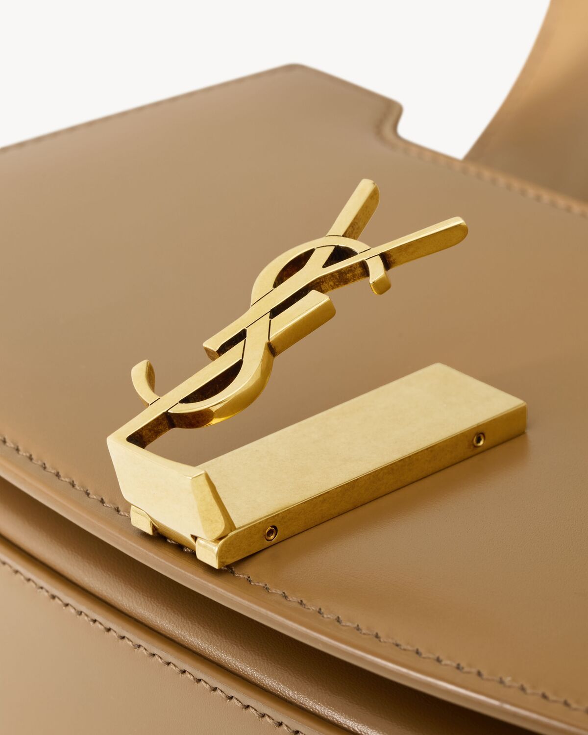 Saint Laurent Voltaire Shoulder Bag In Nude