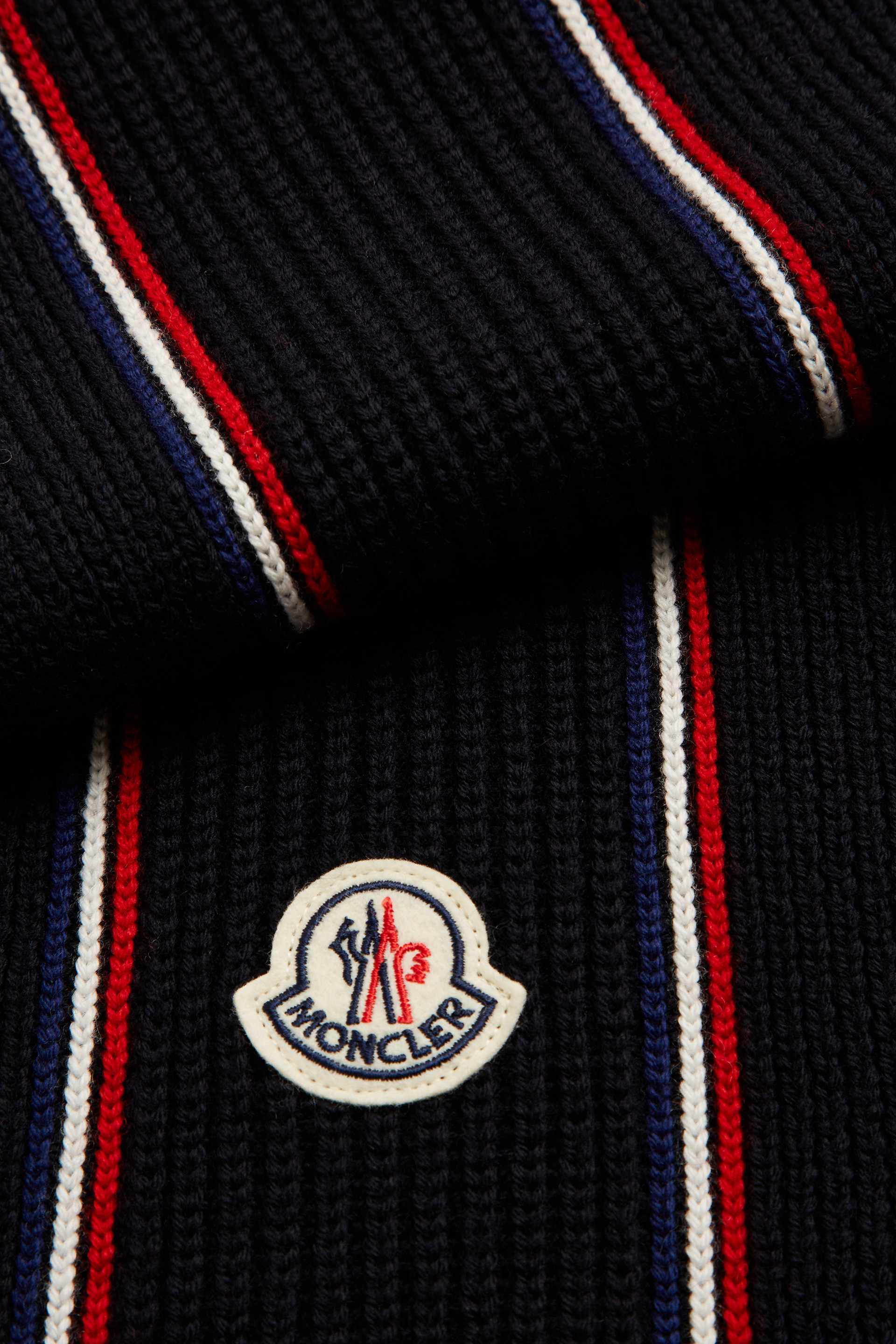Moncler Logo Scarf In Black