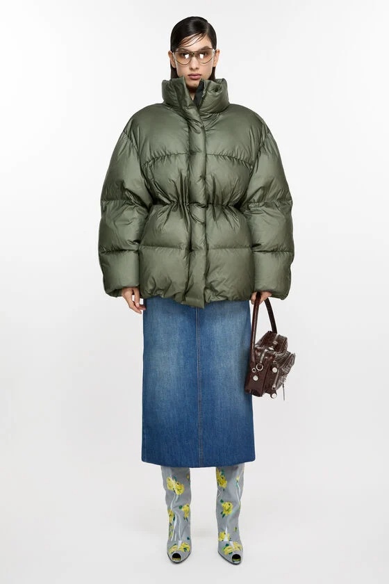 Acne Studios Fitted-waist Puffer Jacket In Green