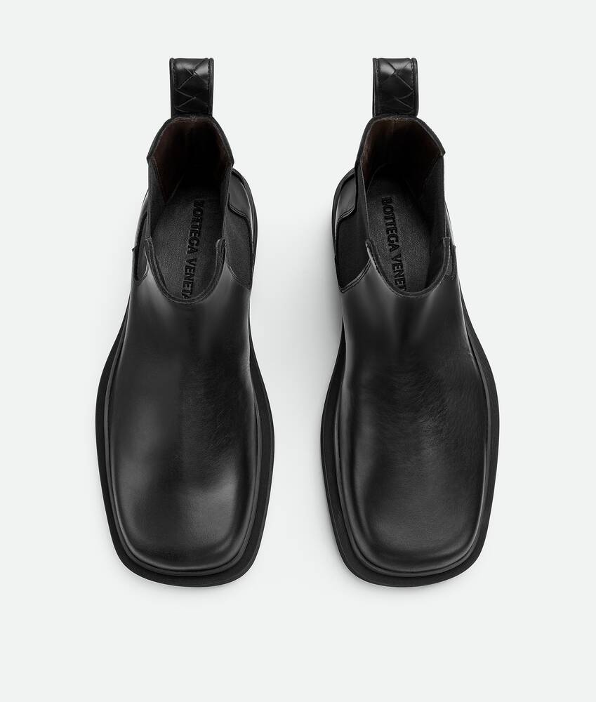 Bottega Veneta Ben Chelsea Boot In Black