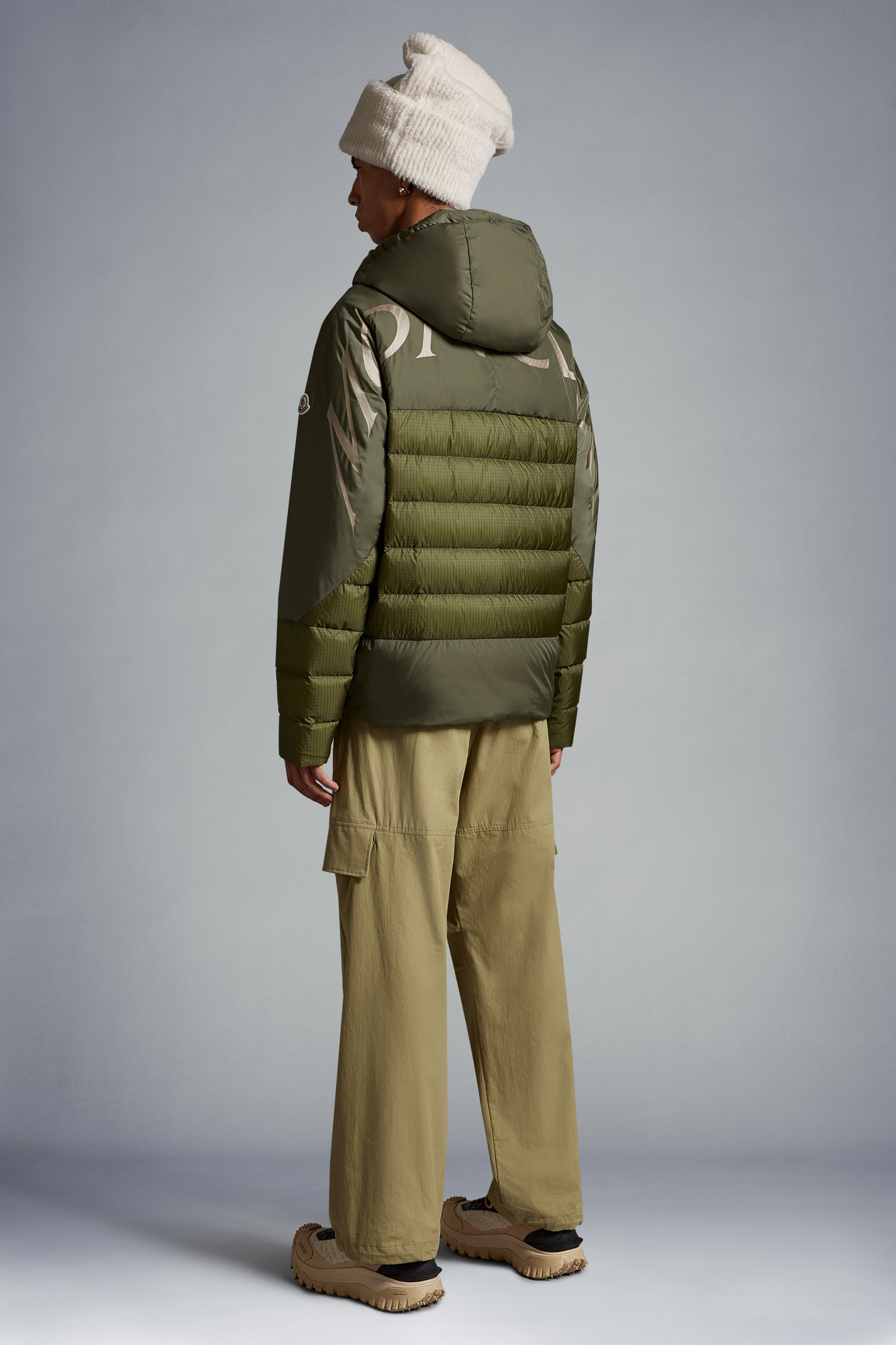 Moncler Gloas Quilted Puffer Jacket In Green