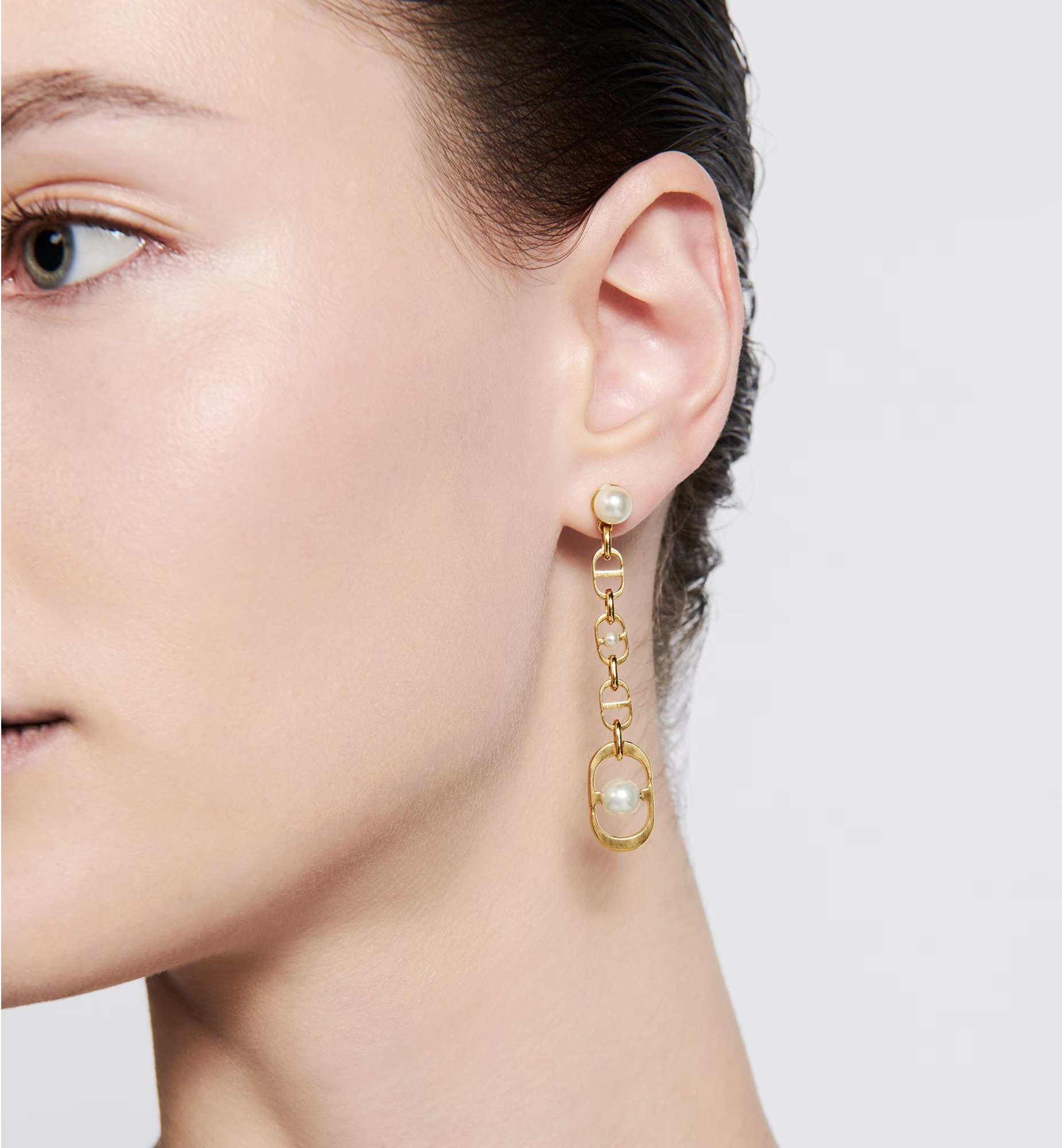 Shop Dior 30 Montaigne Jolie Earrings In Yellow