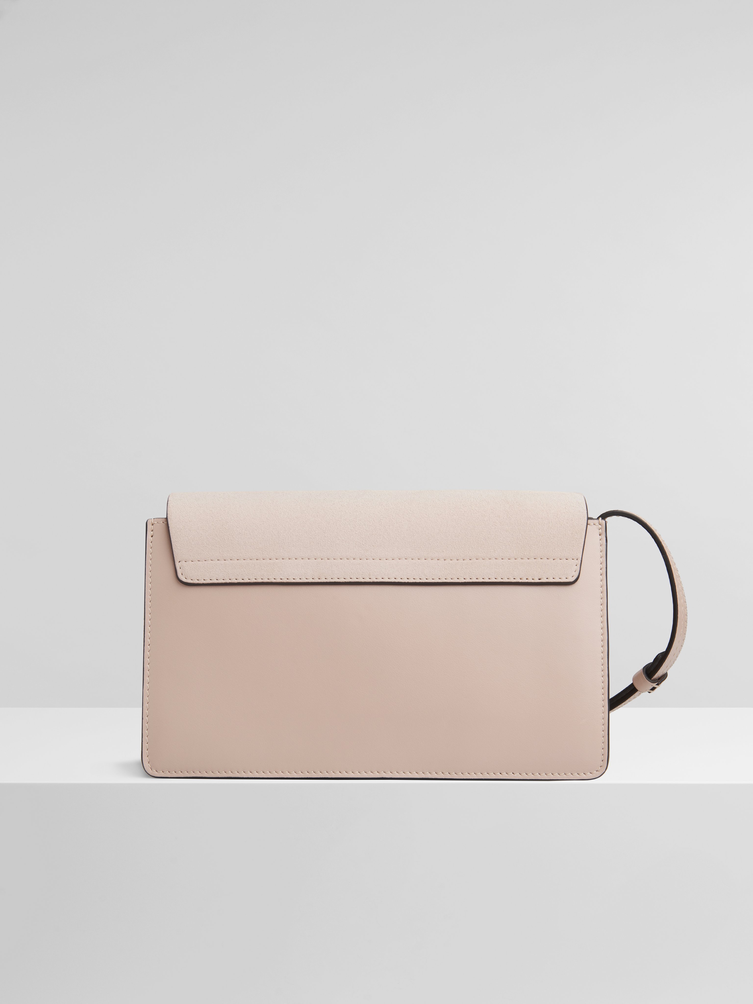 Chloé Faye O-ring Shoulder Bag In Brown