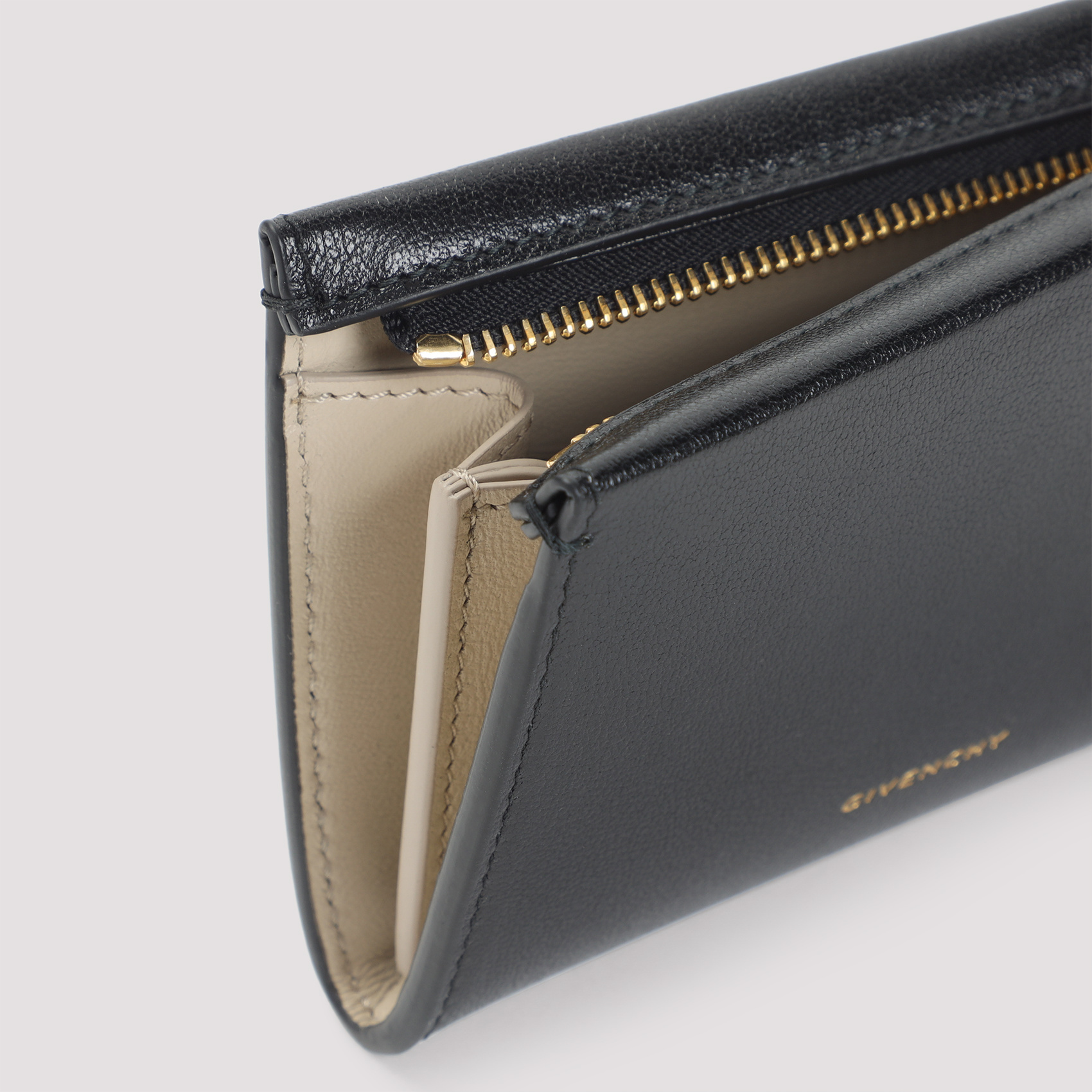 Givenchy Zipped Credit Card Case Women In Black