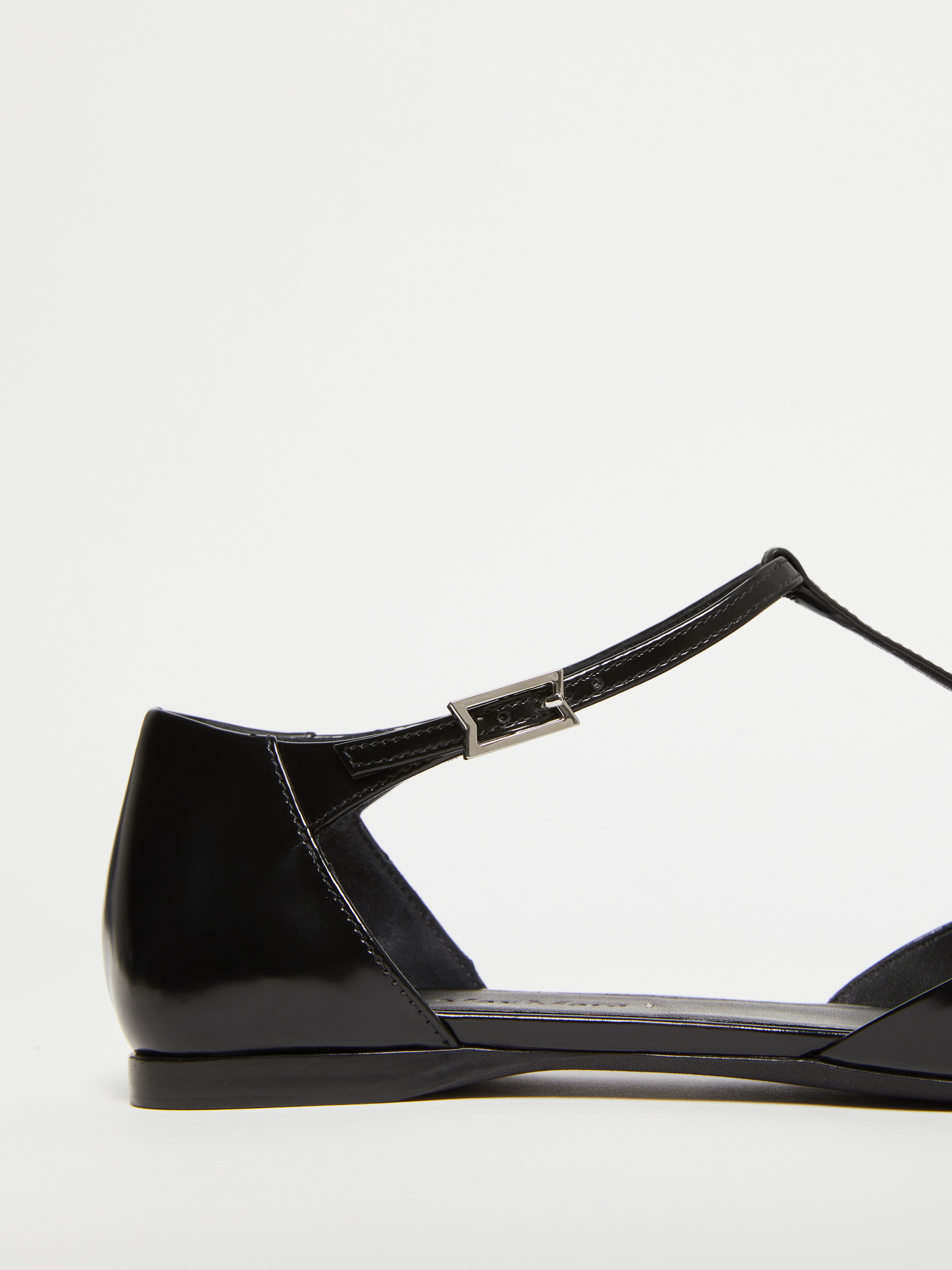 Max Mara Fsilkway Leather Ballet Flats In Black