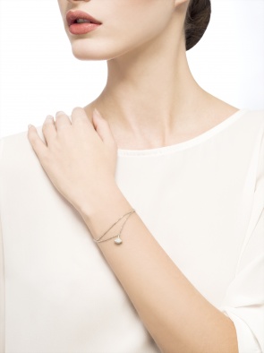 Bvlgari White Gold Diva's Dream 18ct White-gold And 0.26ct Brilliant-cut Diamond Bracelet In Gray