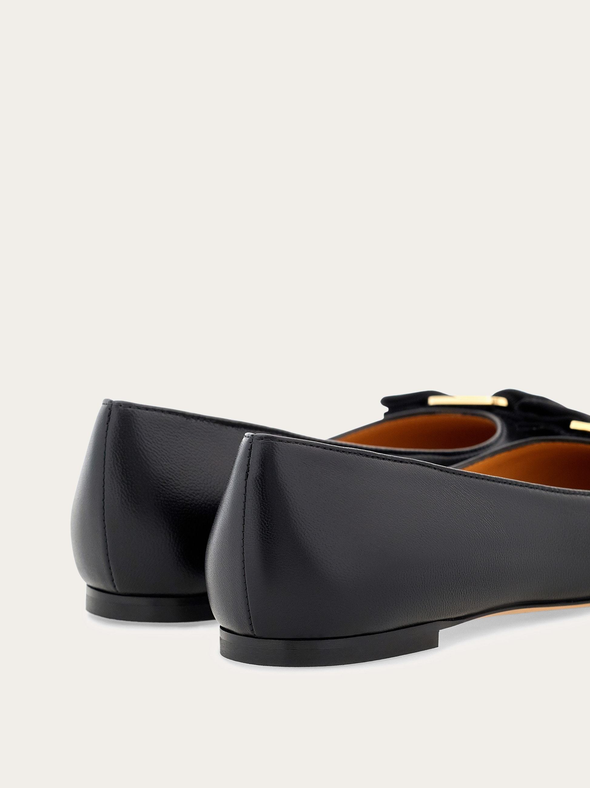 Ferragamo Varina Bow-embellished Patent-leather Ballet Flats In Black