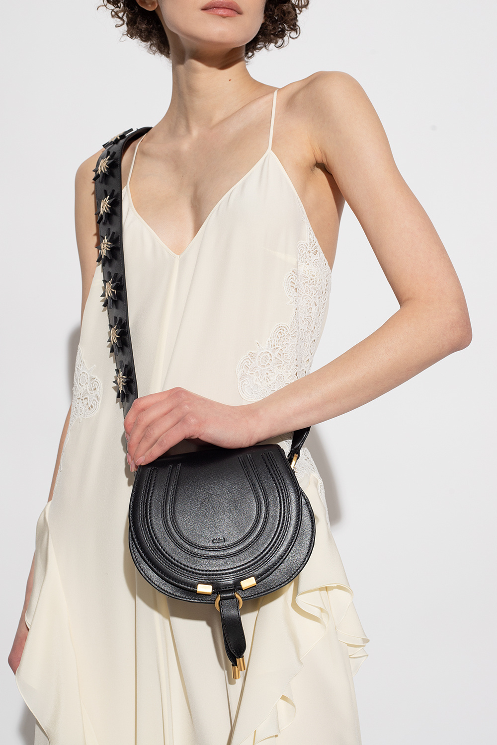 Chloé Logo Shoulder Bag In Black