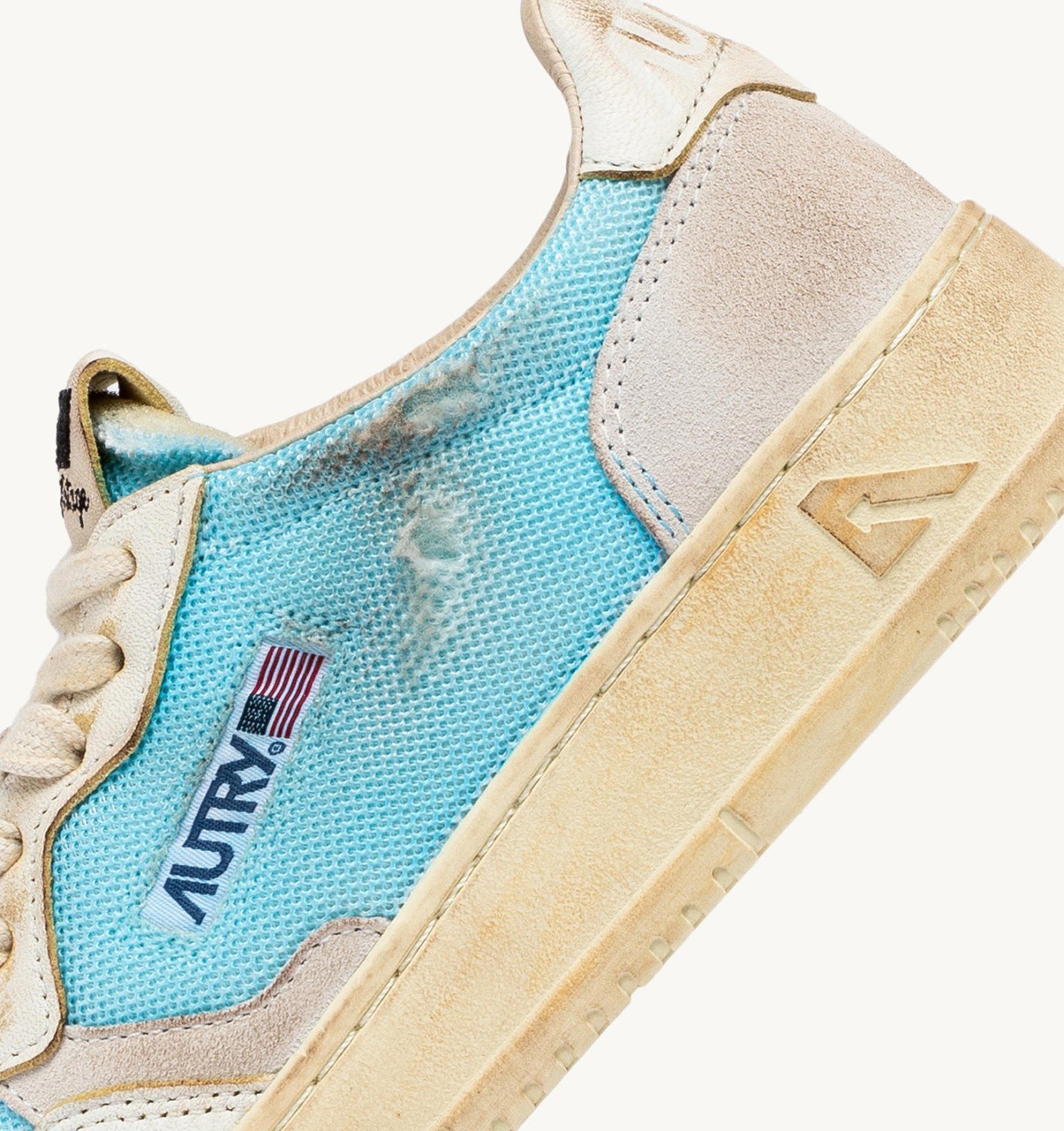 Autry Medalist Low Super Vintage Sneakers In Nude