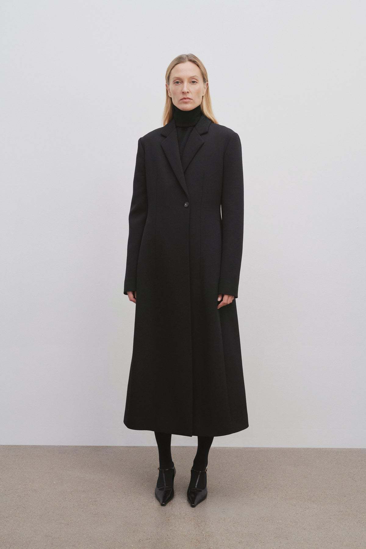 The Row Medea Sheared Wool Overcoat In Gray