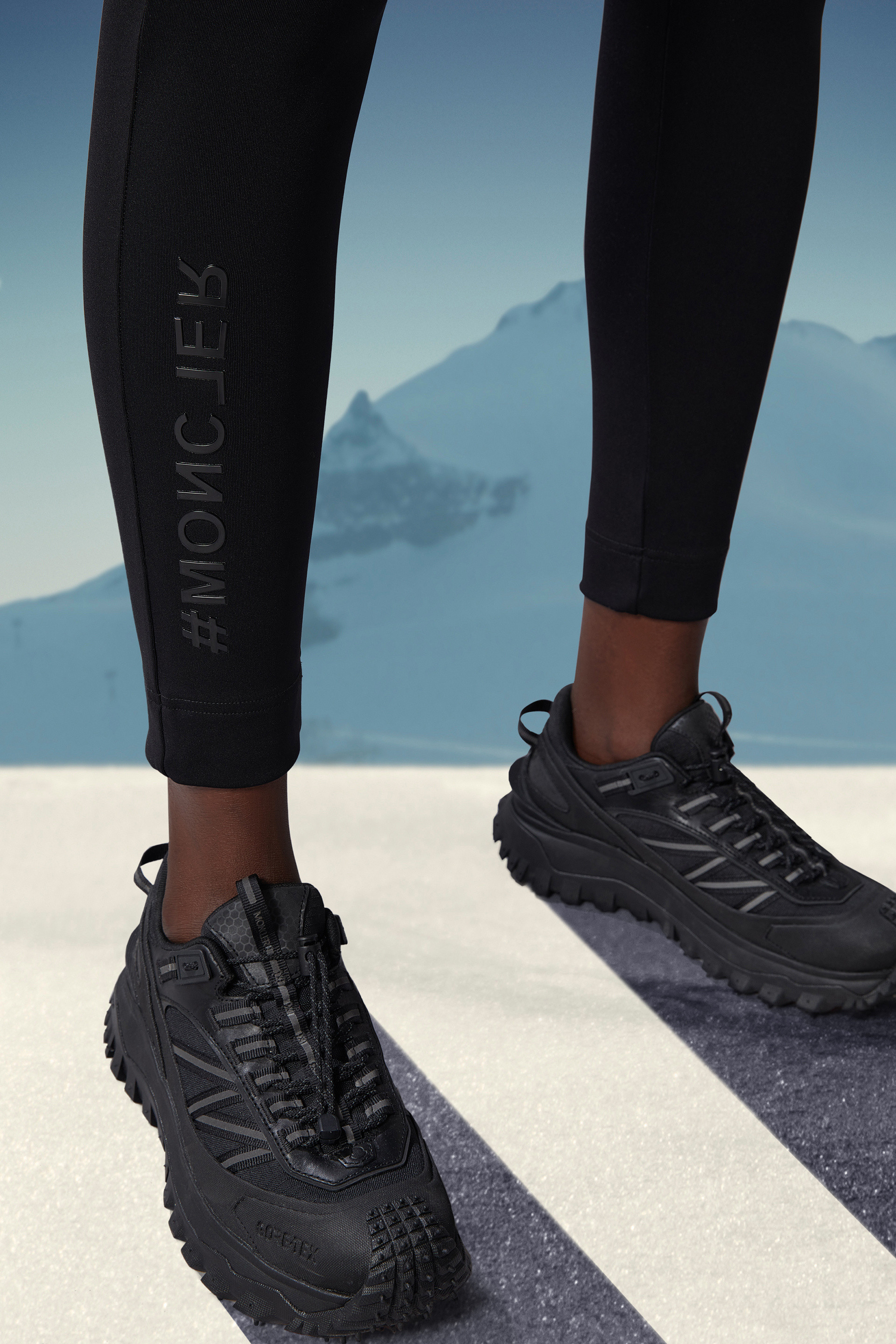 Moncler Brand-embossed Slim-fit High-rise Stretch-woven Leggings In Black