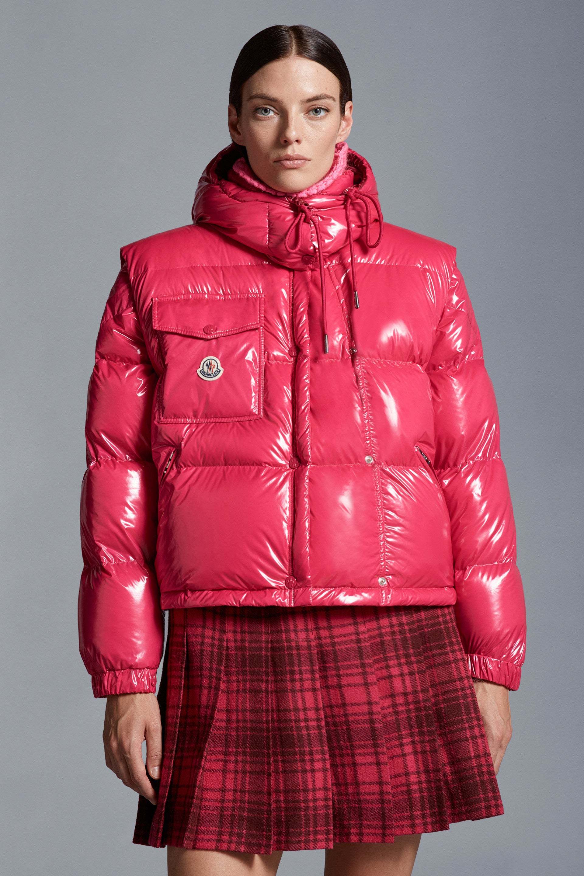 Moncler Karakorum Short Down Jacket Women In Red