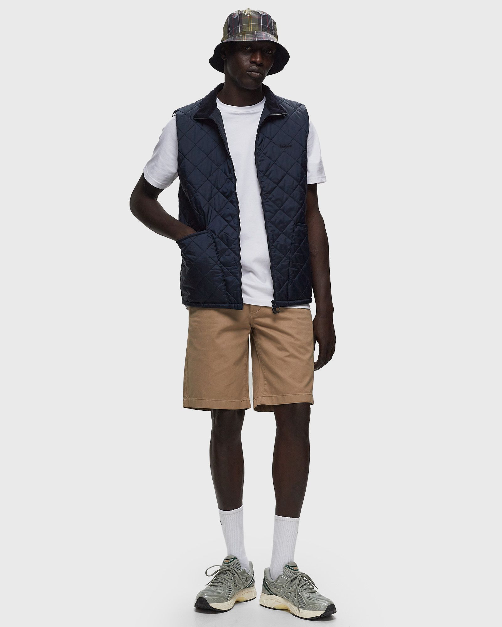 Barbour Mgi0112ny71 Finds The Gilet Jacket In Black
