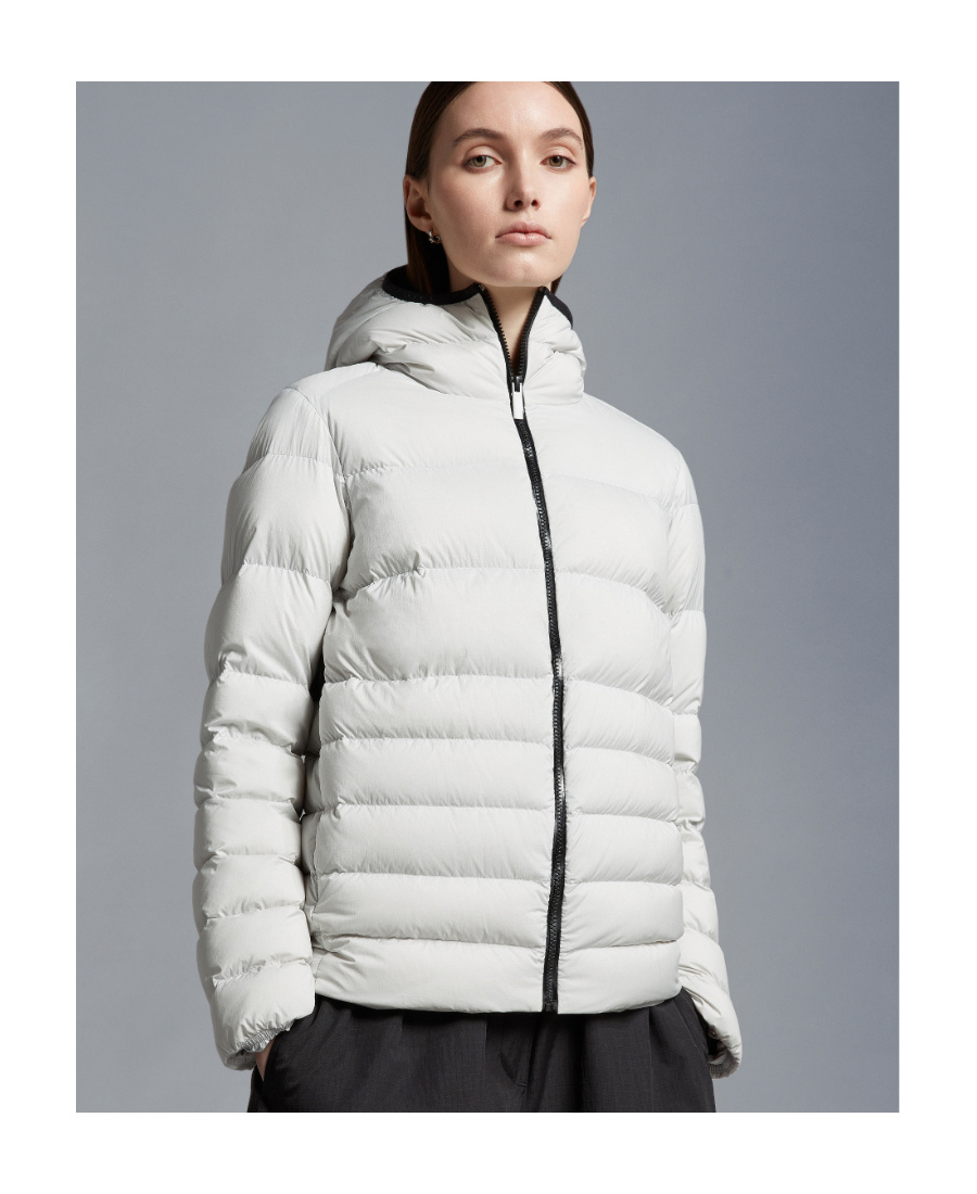 Moncler Long Sleeve Hooded Puffer Jacket In White