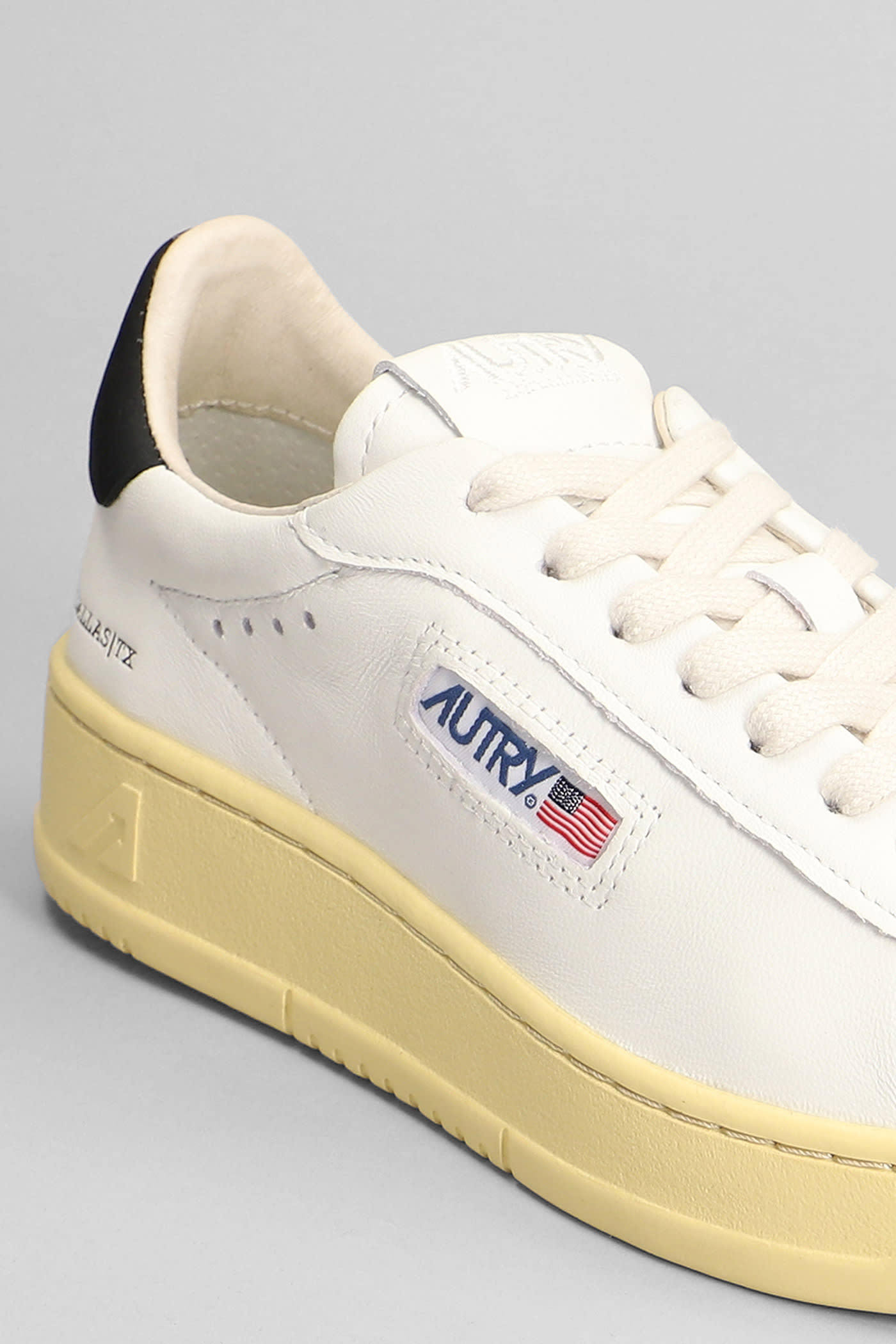 Autry Lace-up Casual Shoes In White