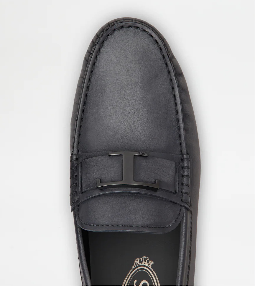 TOD'S TOD'S CITY ALMOND-TOE LOAFERS