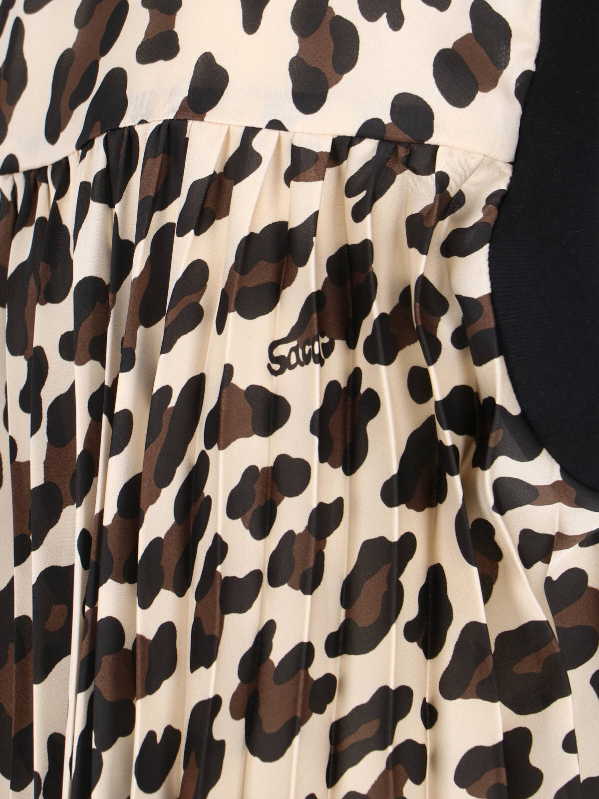Sacai Leopard Print Knitted Top In Black