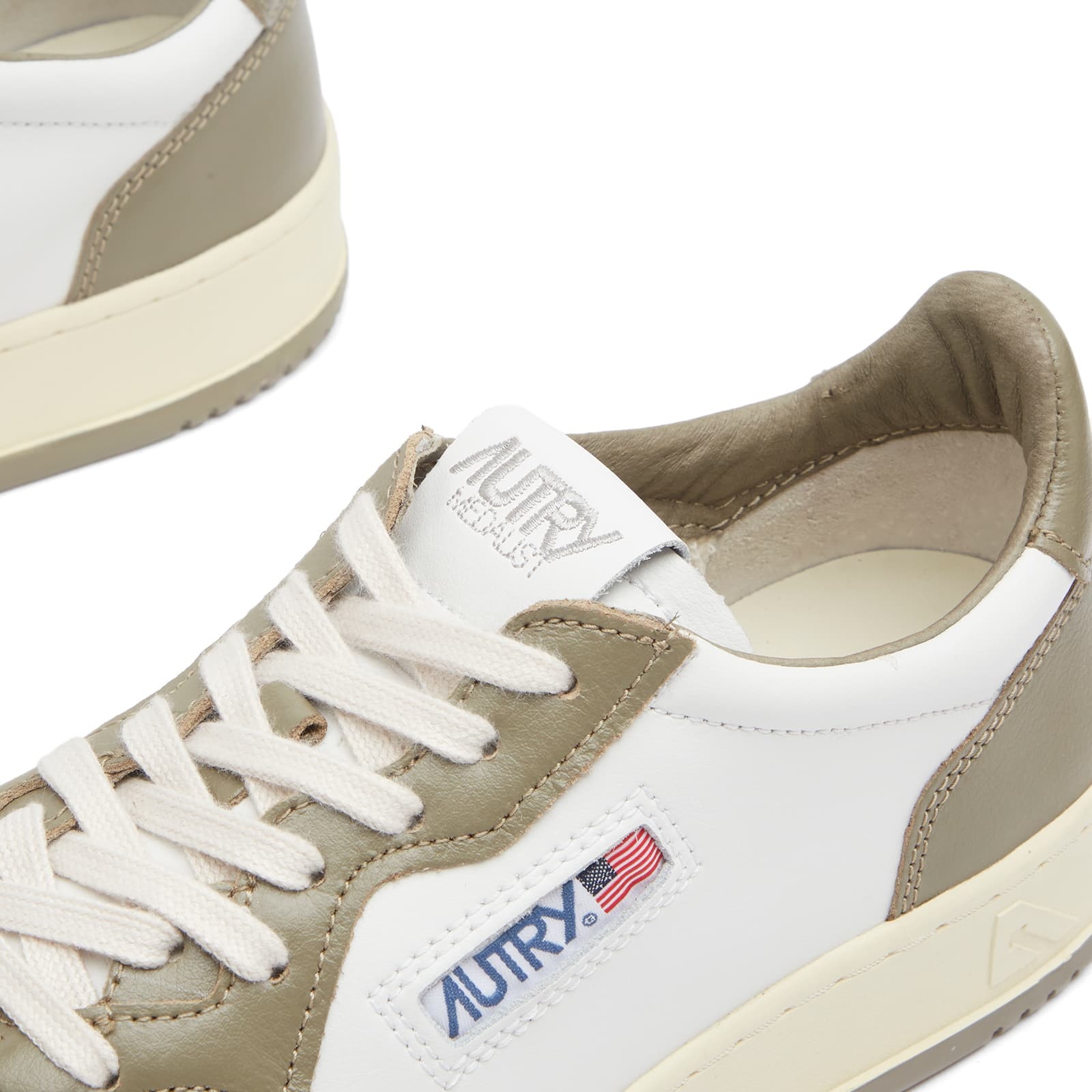 Autry Round Head Low-cut Casual Shoes In Nude