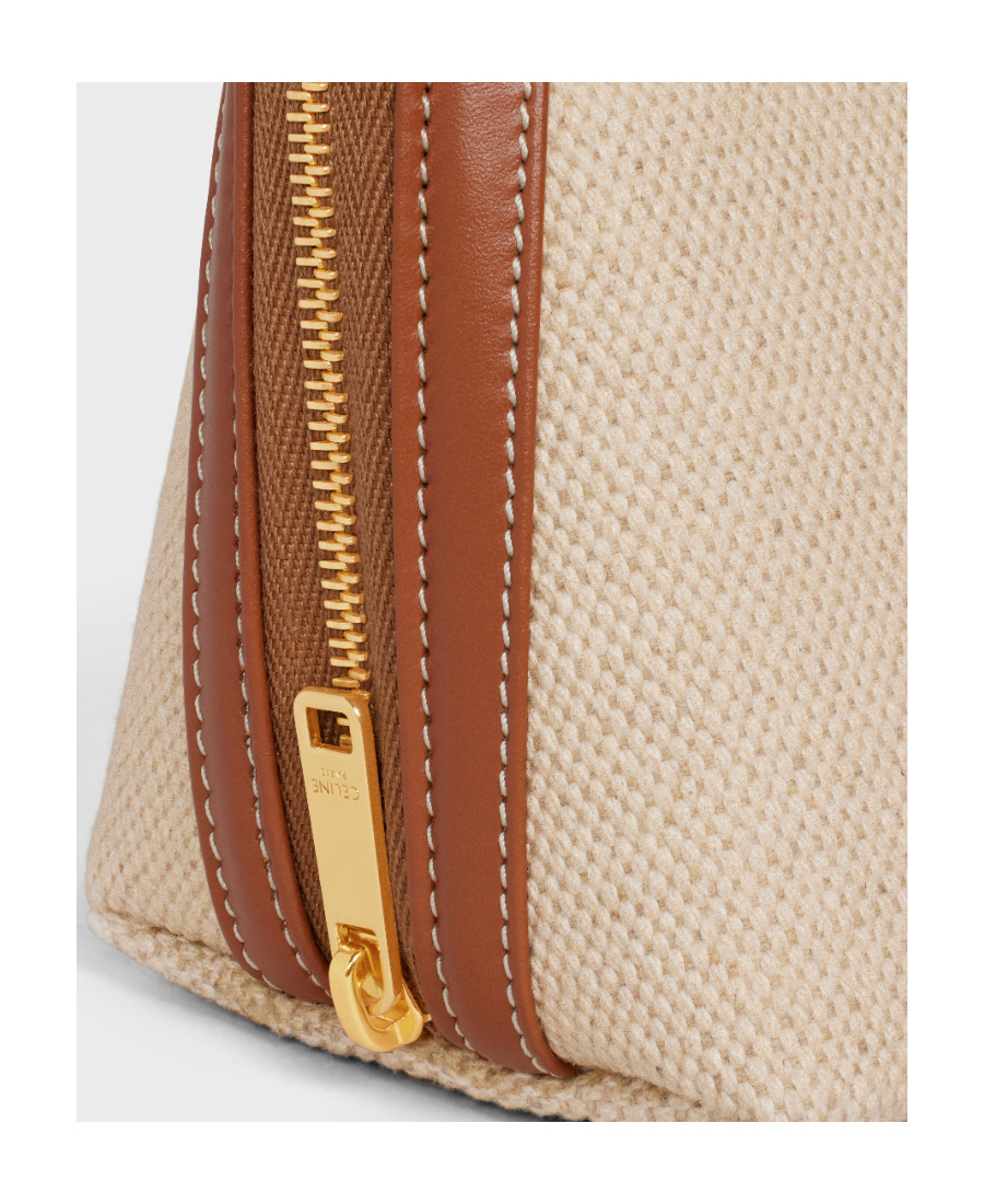 Celine Chain Cuir Triomphe Handbag In Natural/tan