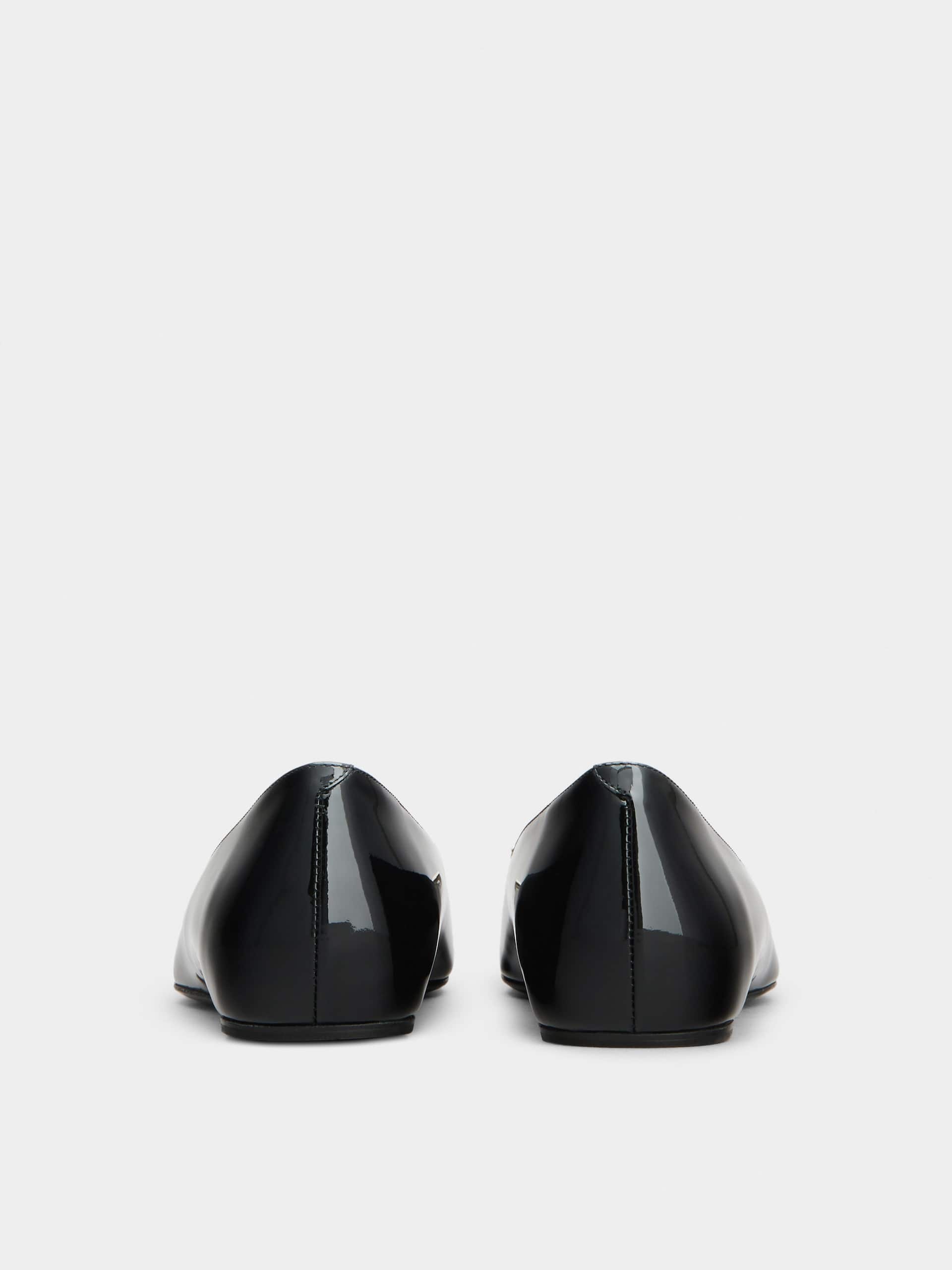 Roger Vivier Trompette Metal Buckle Ballerinas In Black Leather In Black