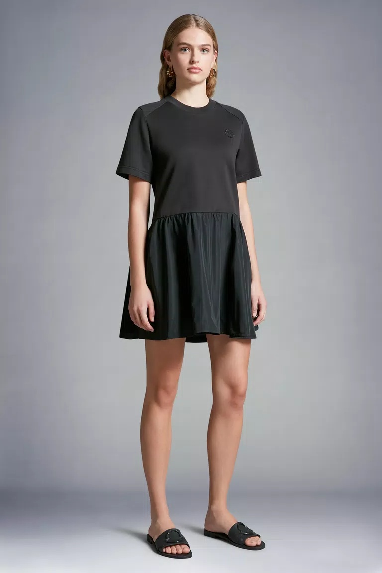 Moncler Flared T-shirt Dress In Black