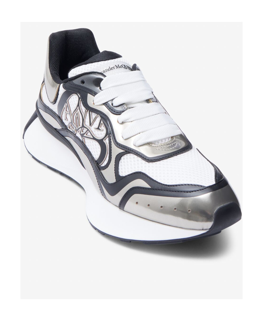 Alexander Mcqueen Seal Logo Low-top Sneakers In White