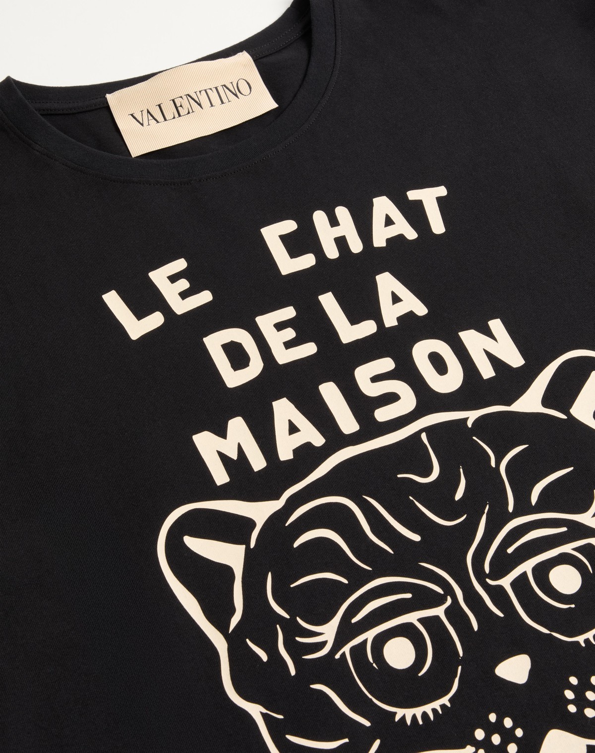 Valentino Garavani T-shirt With Le Chat De La Maison Print In Black