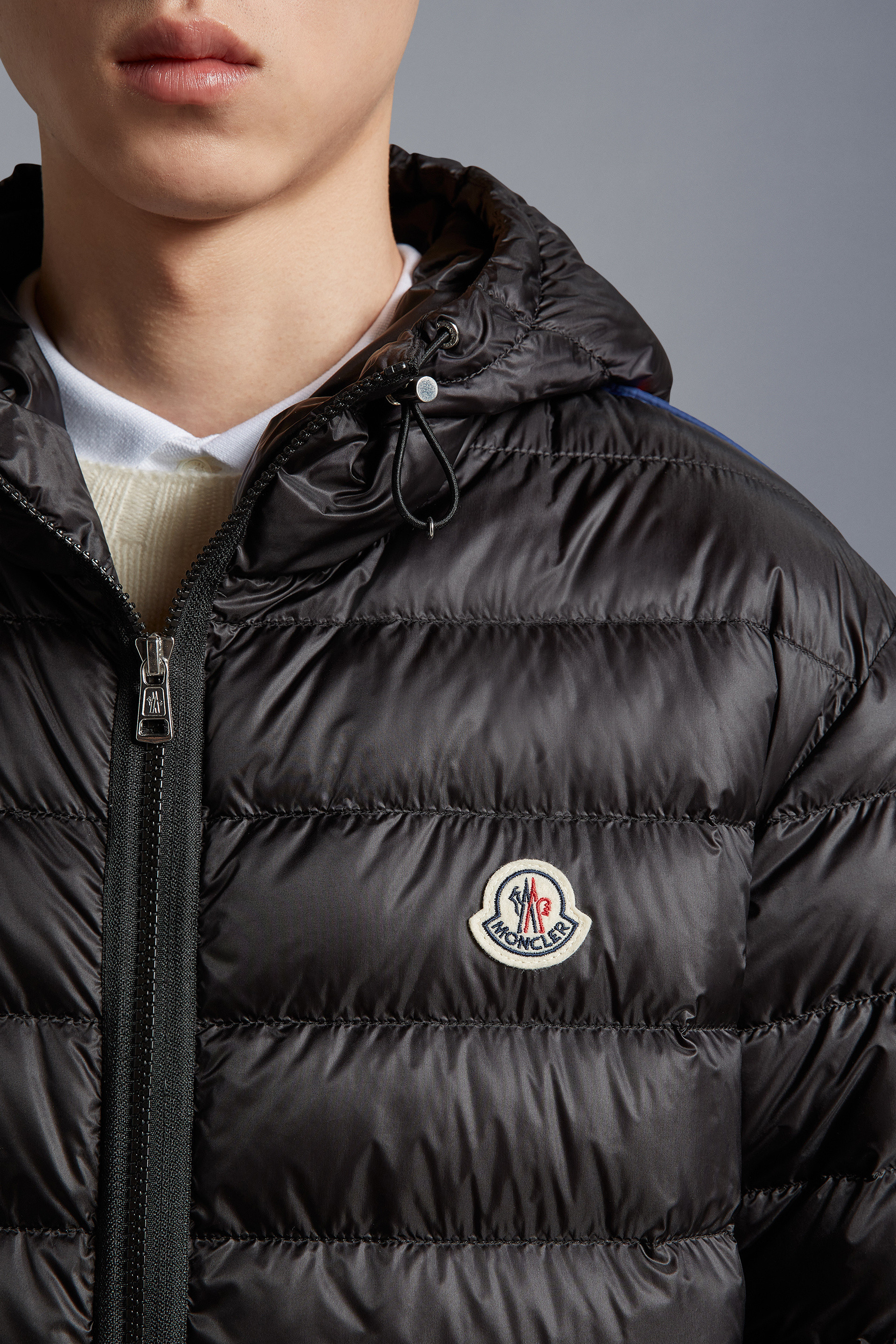 Moncler Agout Logo-patch Puffer Jacket In Black