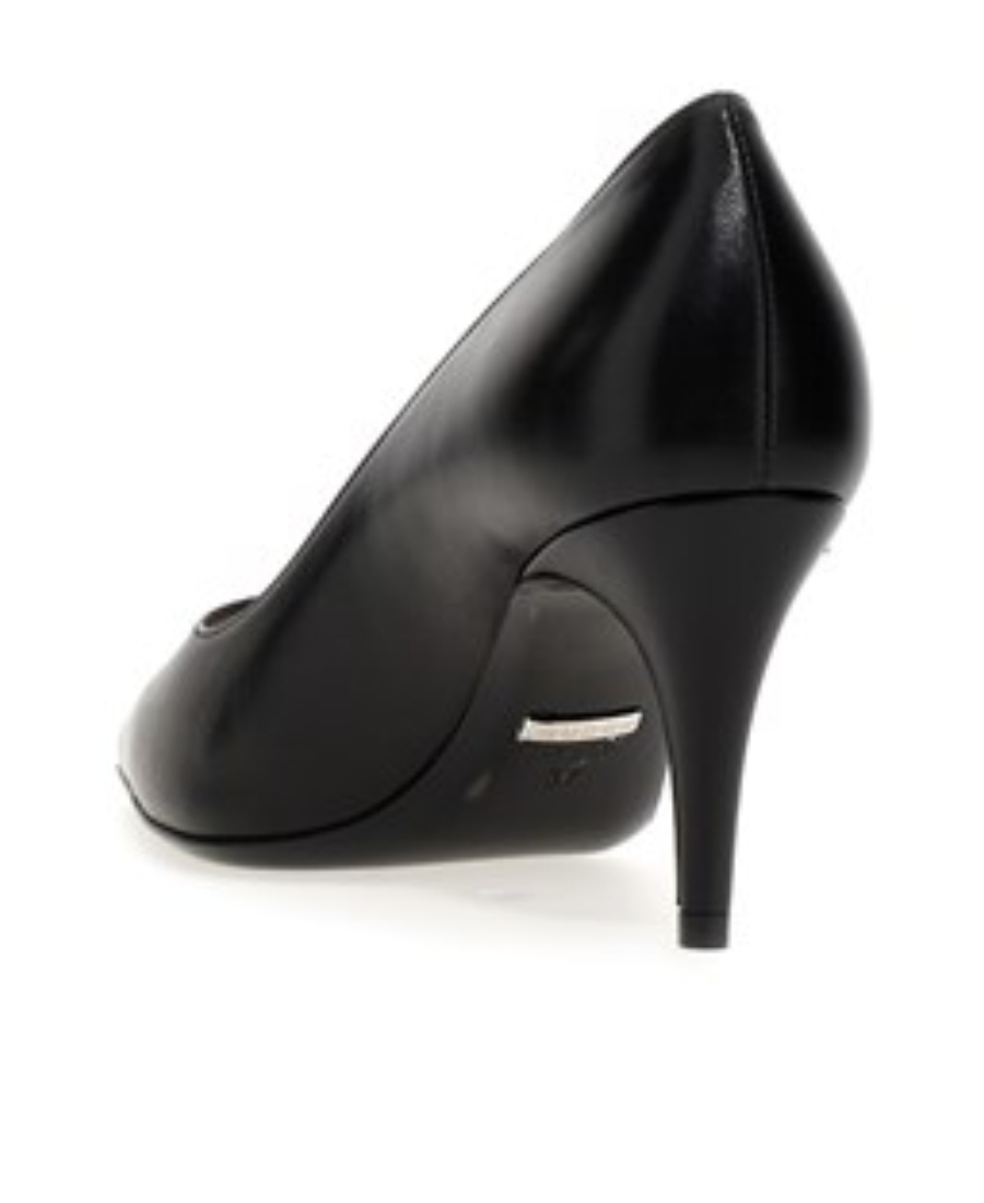 Gucci Pointed Toe Slip-on Pumps In Black